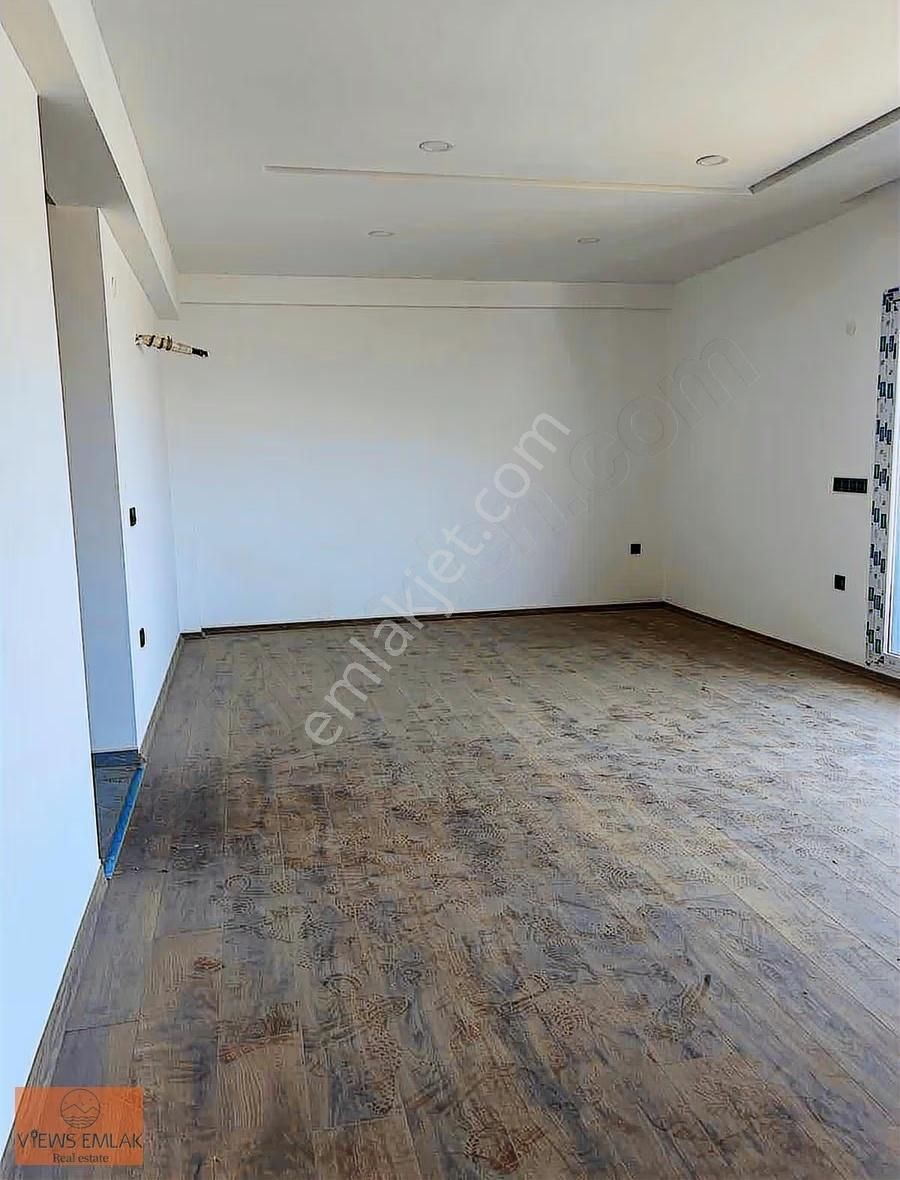 Kuşadasında Havuzlu Sitede Kapalı Mutfaklı 3+1 Ara Kat Daire - Görsel 28