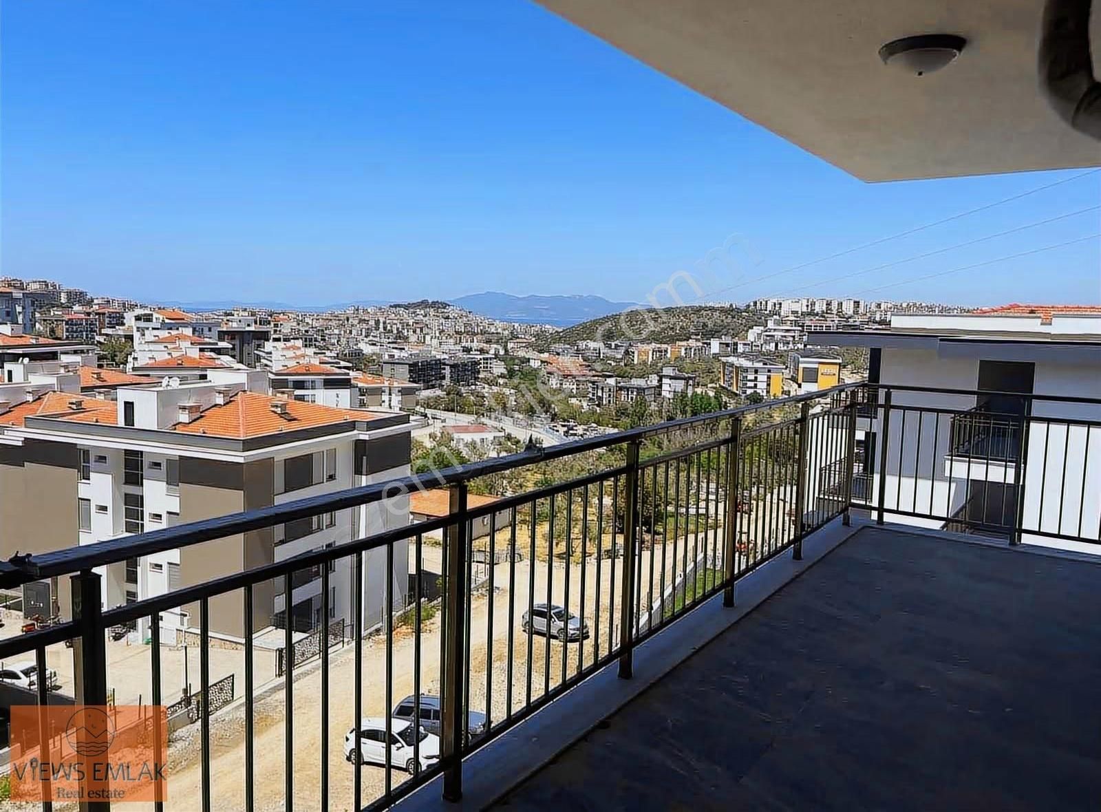 Kuşadasında Havuzlu Sitede Kapalı Mutfaklı 3+1 Ara Kat Daire - Görsel 9