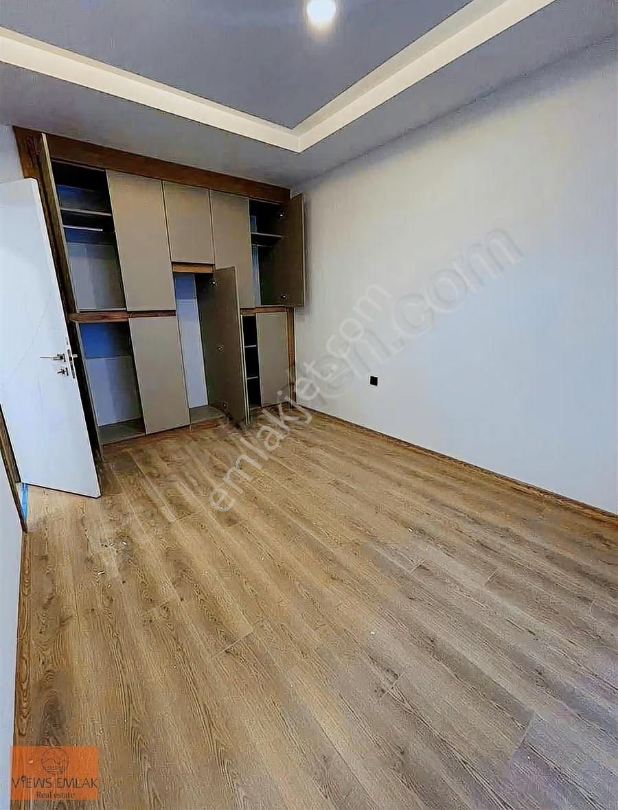 Kuşadasında Havuzlu Sitede Kapalı Mutfaklı 3+1 Ara Kat Daire - Görsel 15