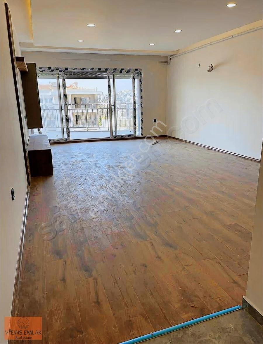 Kuşadasında Havuzlu Sitede Kapalı Mutfaklı 3+1 Ara Kat Daire - Görsel 20