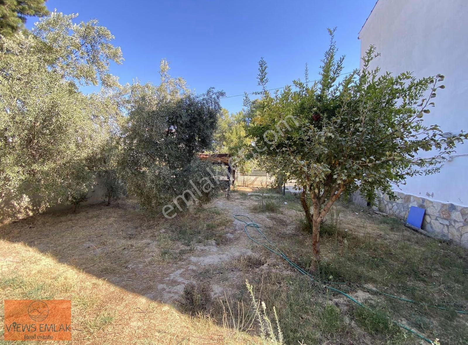 Kuşadasında Tek Müstakil Özel Havuzlu + İmarlı Satılık Arsa - Görsel 22