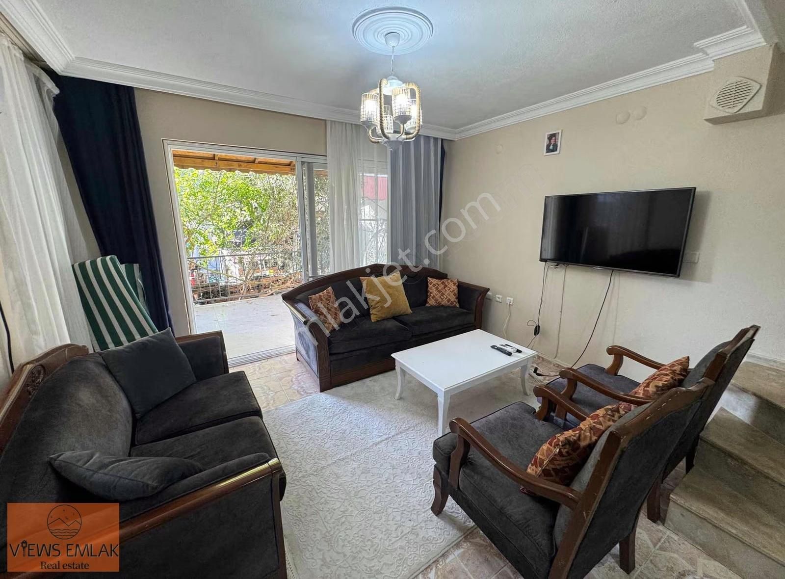 Kuşadası Merkezi Konumda Denize 700 Metre Mesafede Eşyalı Villa - Görsel 11