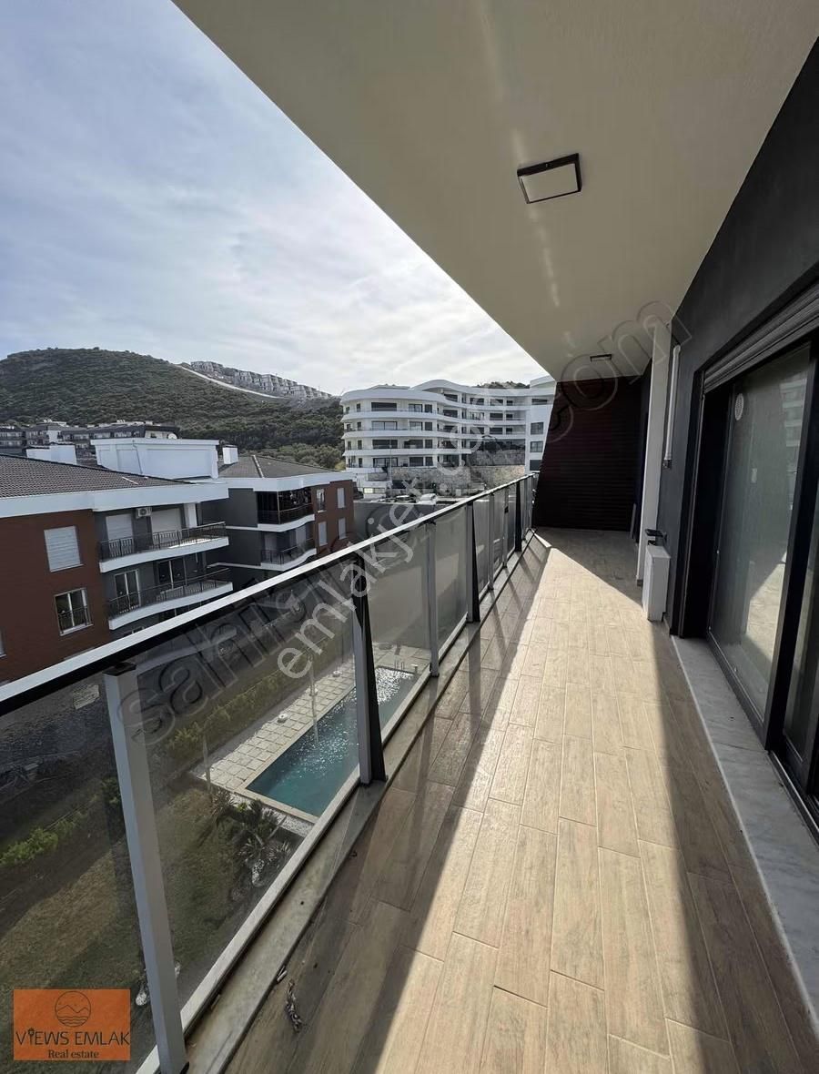 Kuşadasında Deniz Manzaralı 2+1 Sıfır Havuz Cepheli Fırsat Daire - Görsel 24