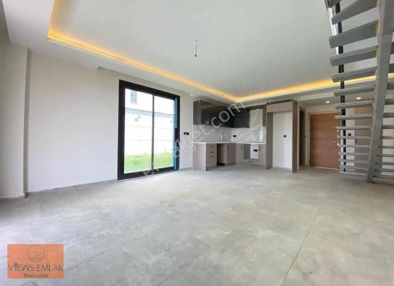 Kuşadasında Tek Müstakil Köşe Konum Havuzlu Sitede Villa - Görsel 3