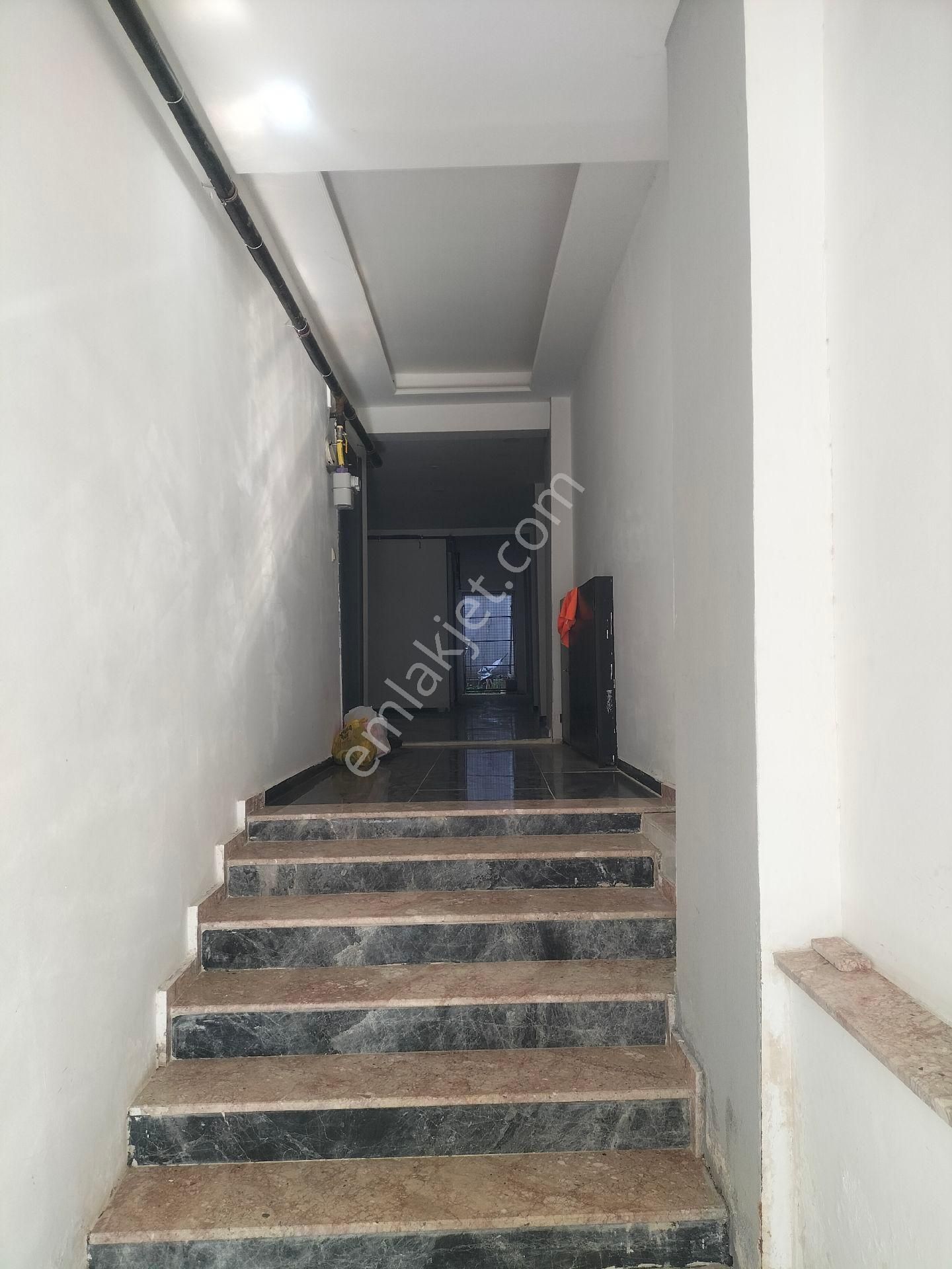 Aydın Efeler Köprülü Mahallesi'nde 1+1 Eşyalı Kiralık Daire - Görsel 17