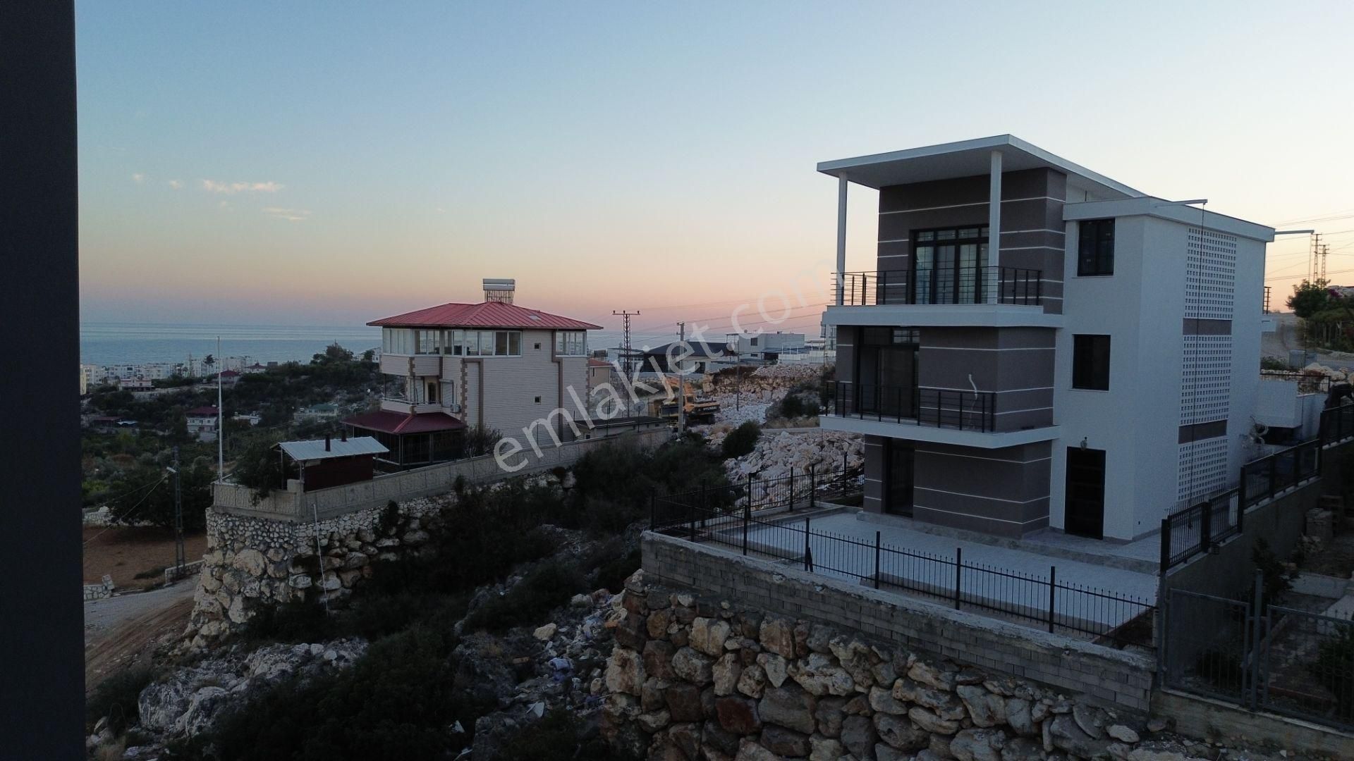 Mersin Erdemli Tırtar Mahallesi’nde Satılık Villa Tarzı Komple Bina - Görsel 2