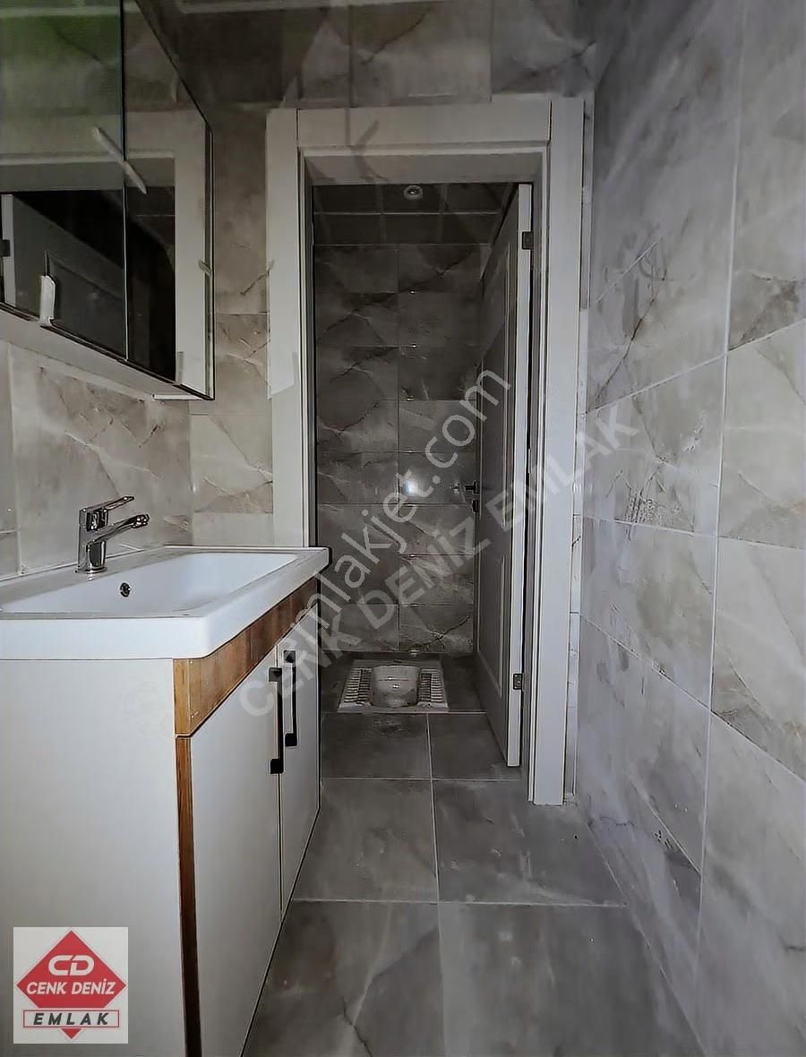 Yakacık'da Bulvar Manzaralı Teras Balkonlu İskanlı Sıfır 3,5+1 - Görsel 18