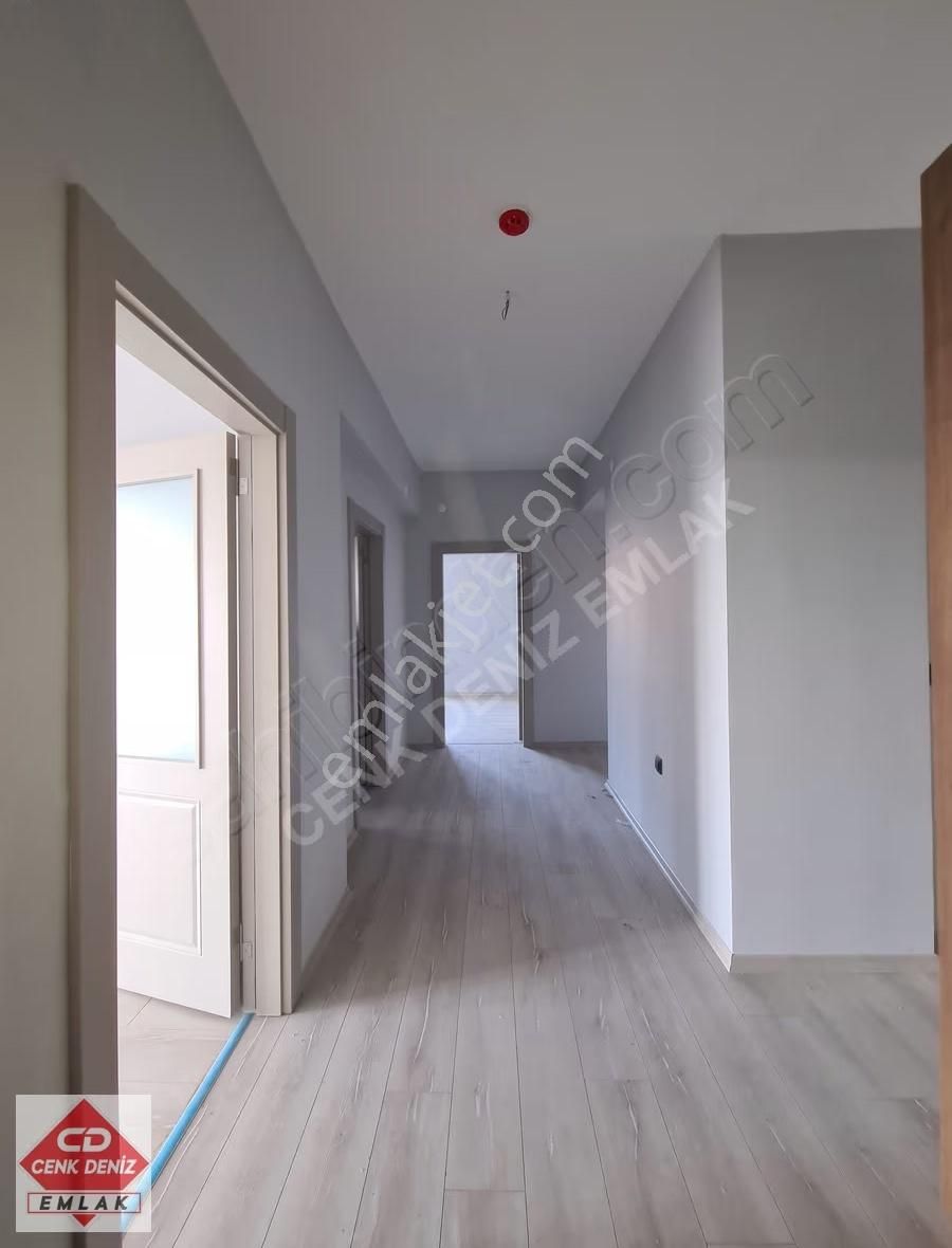 Yakacık'da Bulvar Manzaralı Teras Balkonlu İskanlı Sıfır 3,5+1 - Görsel 8