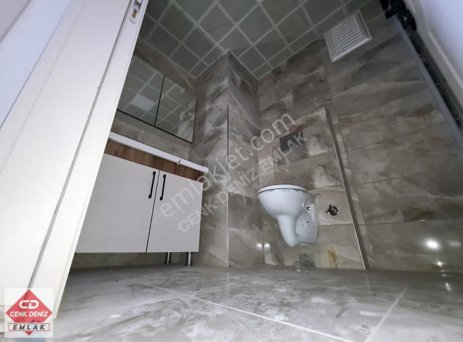 Yakacık'da Bulvar Manzaralı Teras Balkonlu İskanlı Sıfır 3,5+1 - Görsel 22