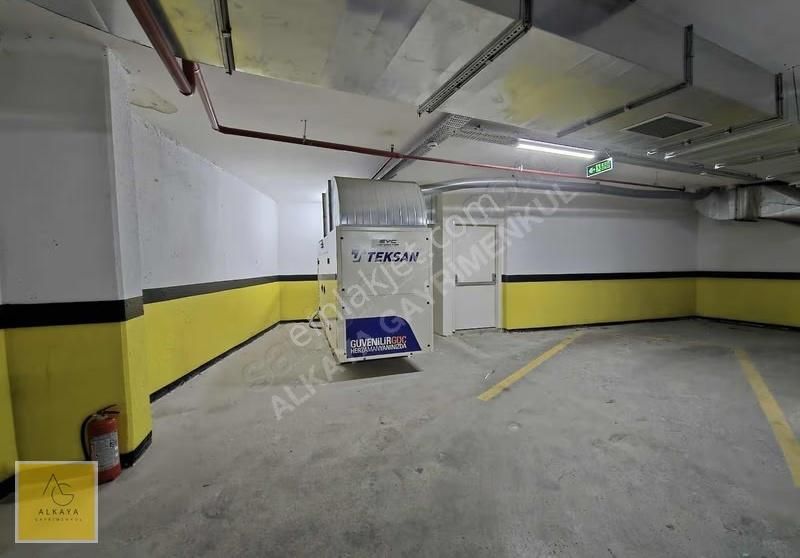 Suadiye Ayşe Kadın'da 3+1 Satılık Daire 5 Yıllık Bina Y.havuzlu - Görsel 32