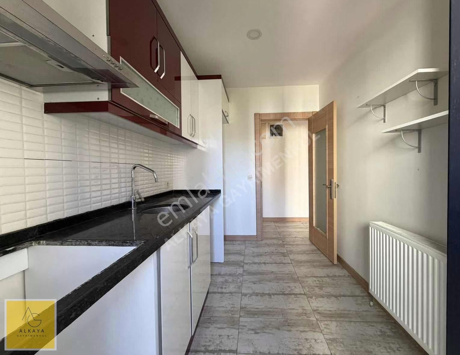 Alkaya'dan Bostancı'da Satılık 3+1 Balkonlu Boş Daire Ara Katta - Görsel 35