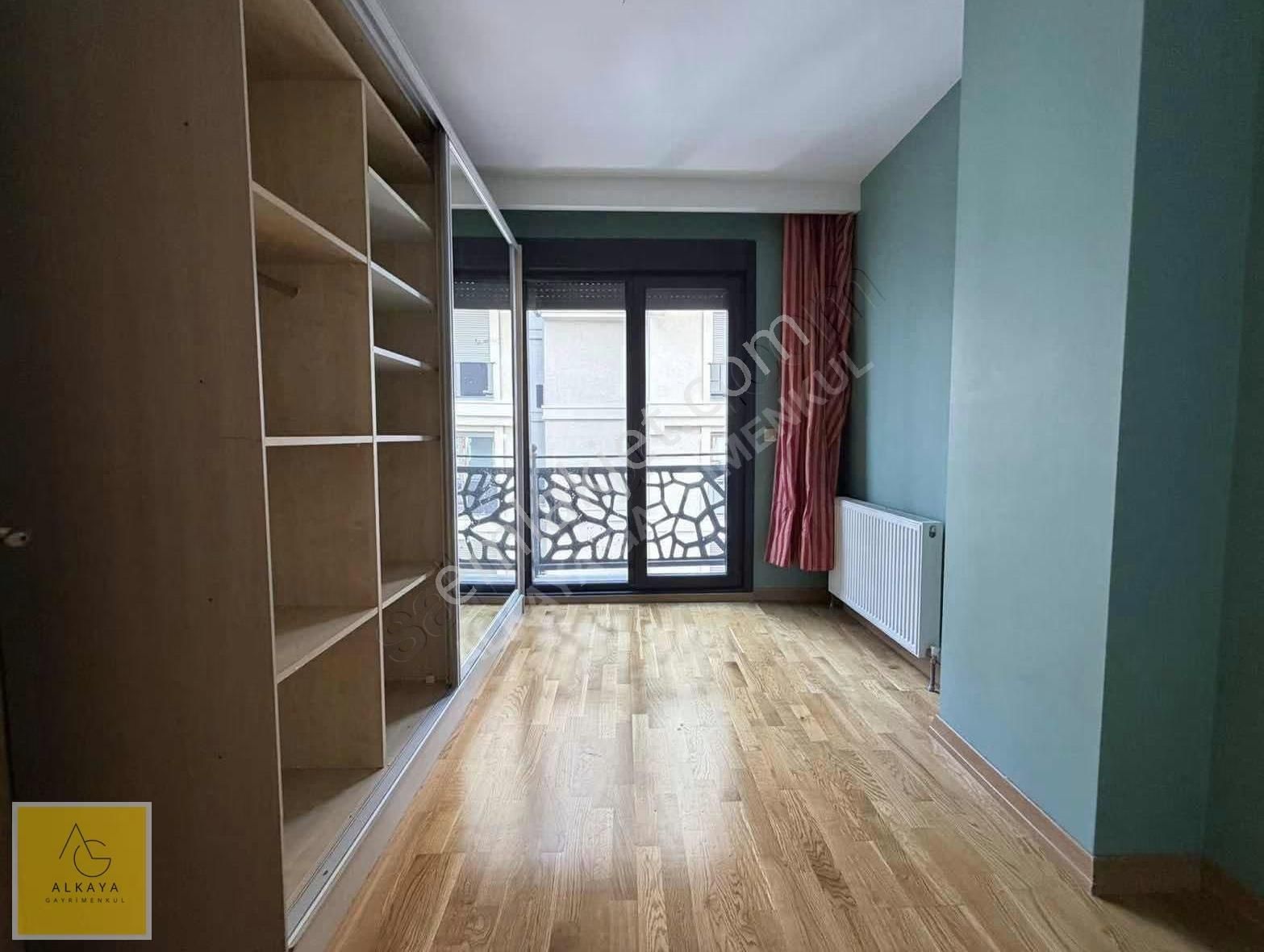 Alkaya'dan Bostancı'da Satılık 3+1 Balkonlu Boş Daire Ara Katta - Görsel 2