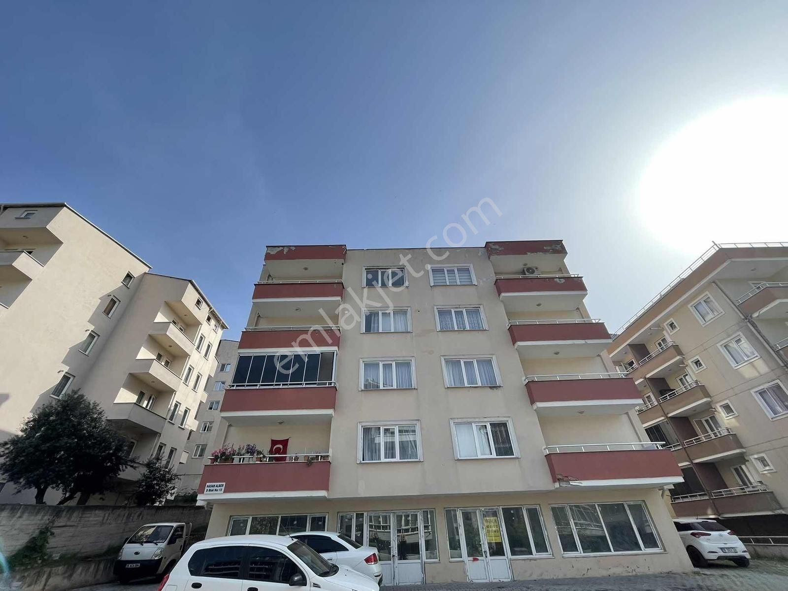 Yamaner'den Dumlupınar'da Ayrı Mutfak Aile Tipi Geniş Daire - Görsel 3