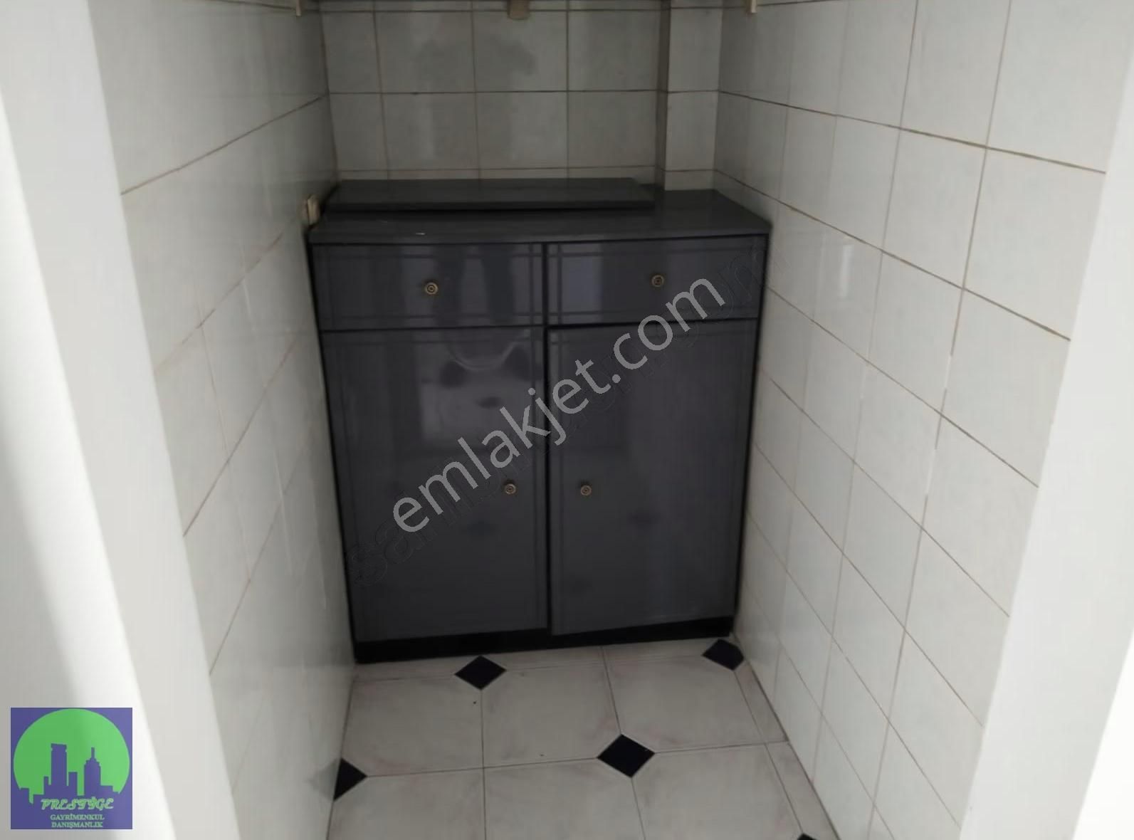Altıparmak Çarşamba'da Geniş Bakımlı 2,5+1 Kiralık Daire - Görsel 4