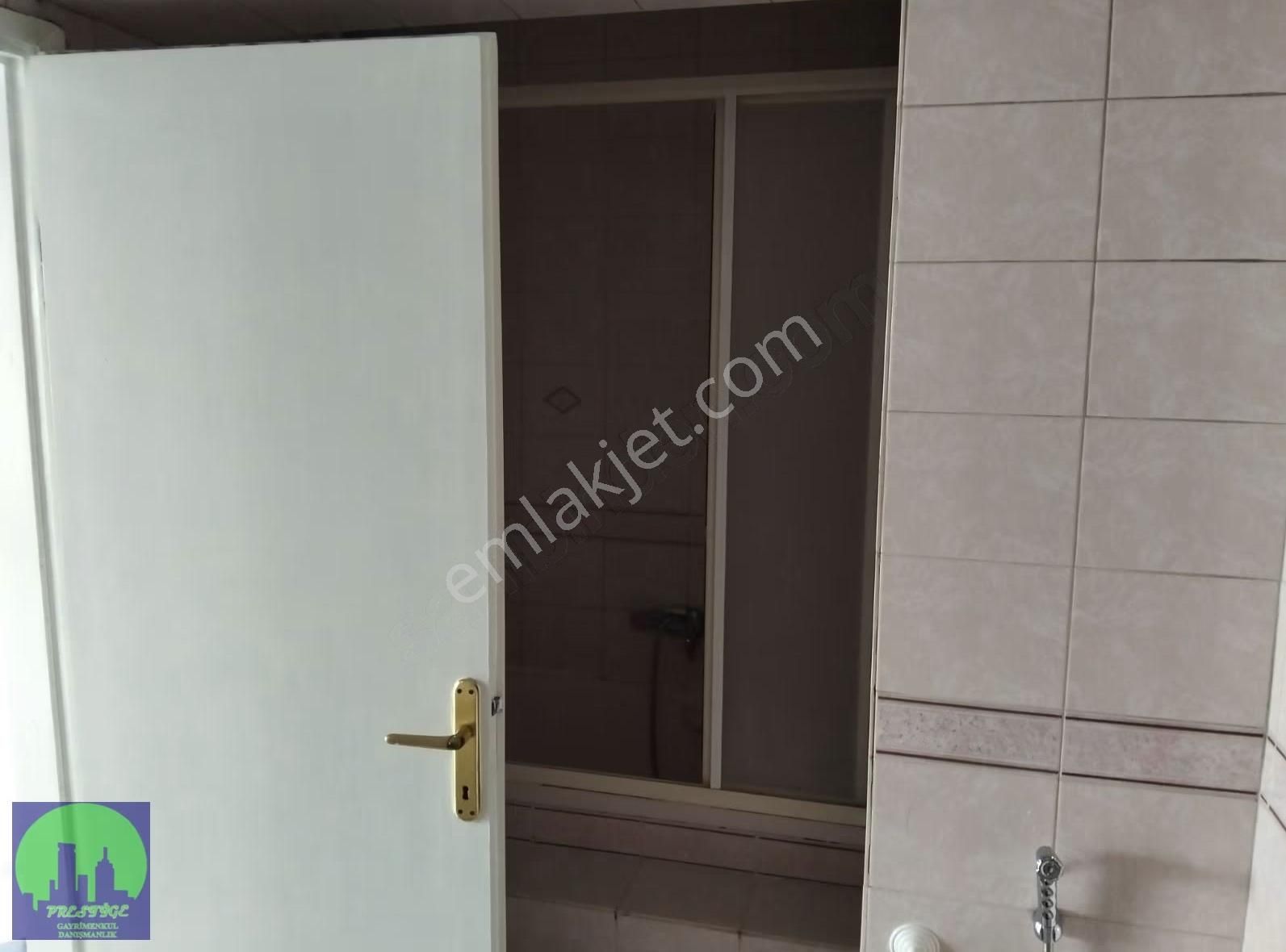 Altıparmak Çarşamba'da Geniş Bakımlı 2,5+1 Kiralık Daire - Görsel 12