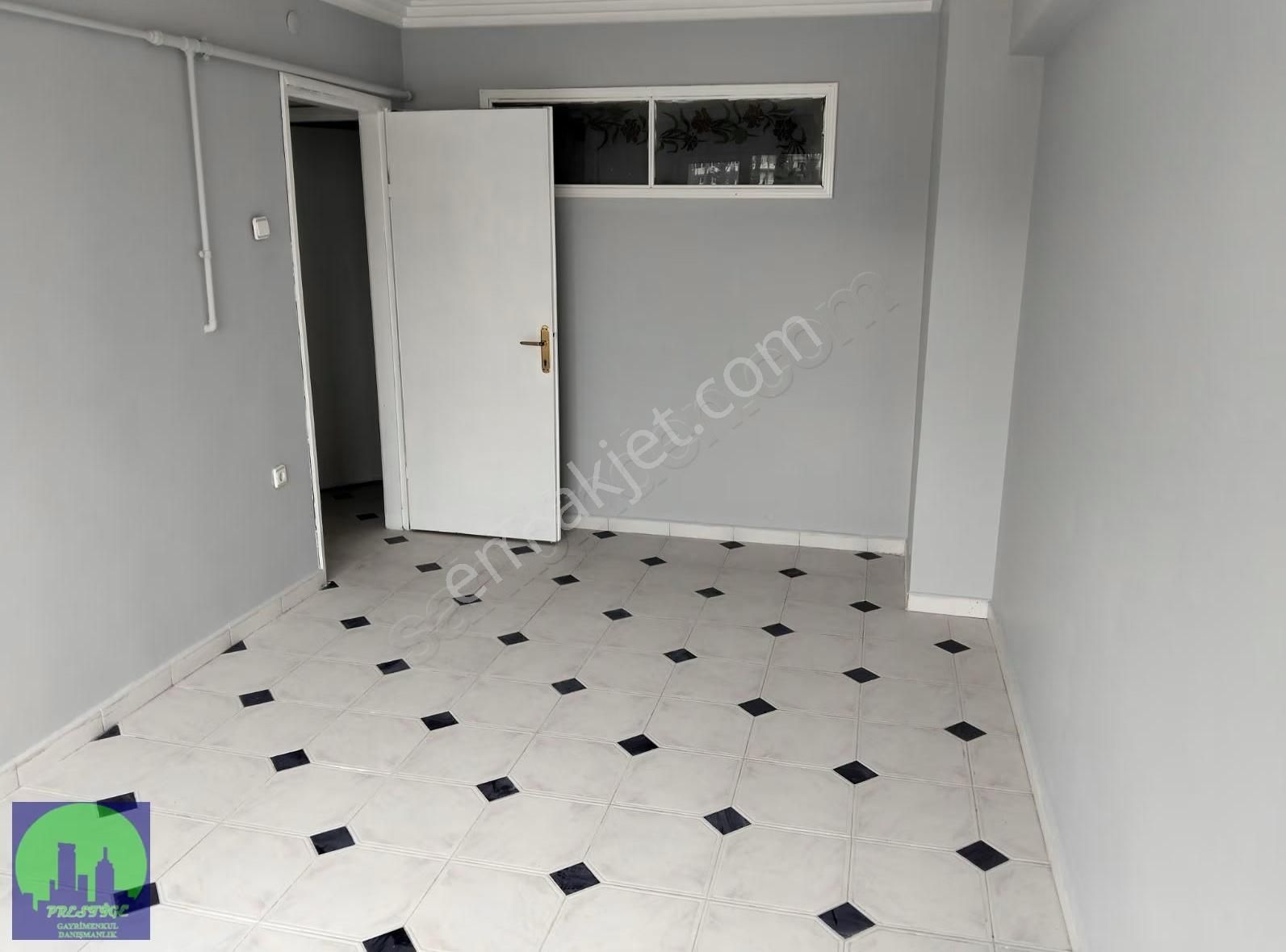 Altıparmak Çarşamba'da Geniş Bakımlı 2,5+1 Kiralık Daire - Görsel 7