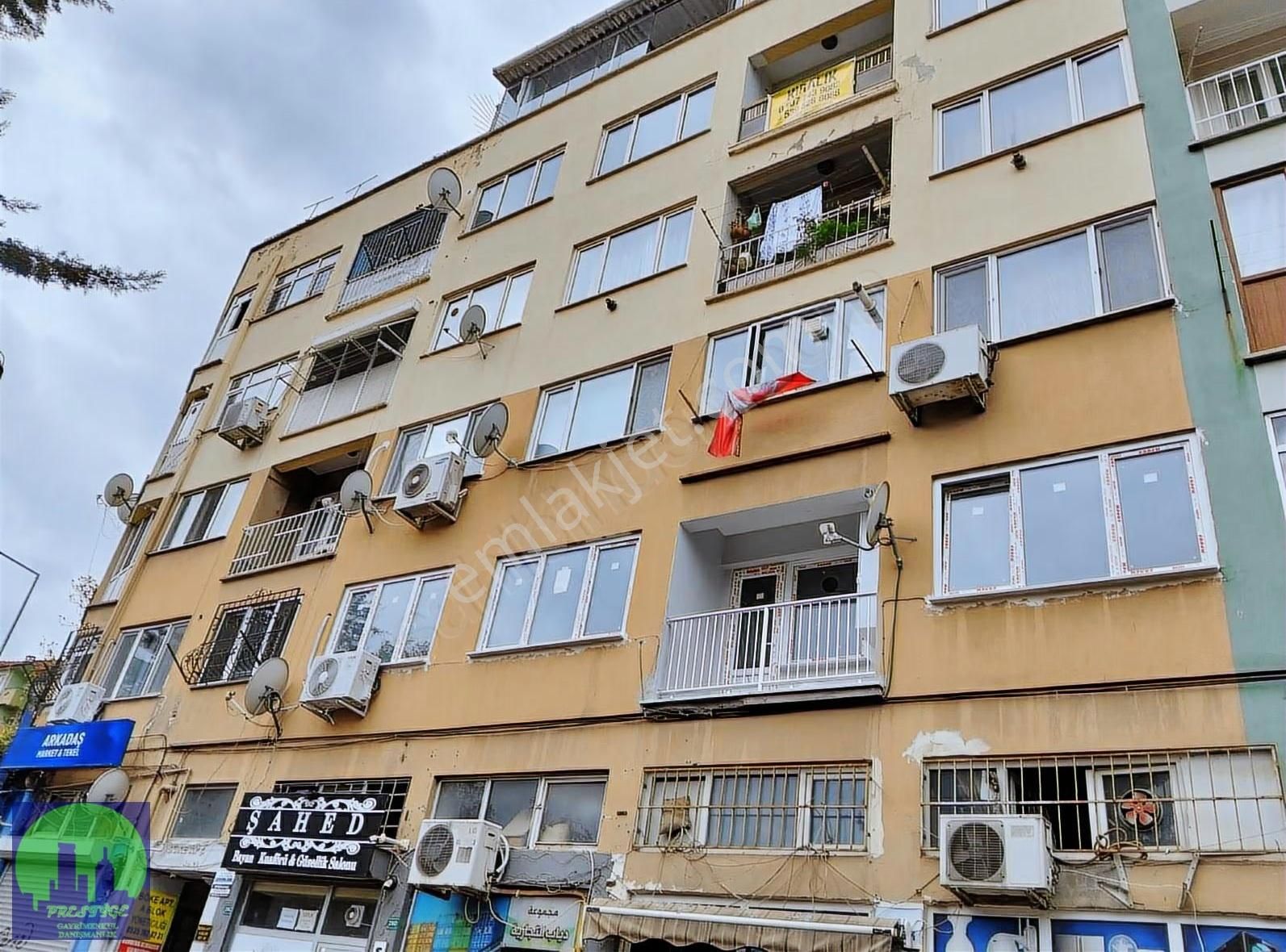 Altıparmak Çarşamba'da Geniş Bakımlı 2,5+1 Kiralık Daire - Görsel 9