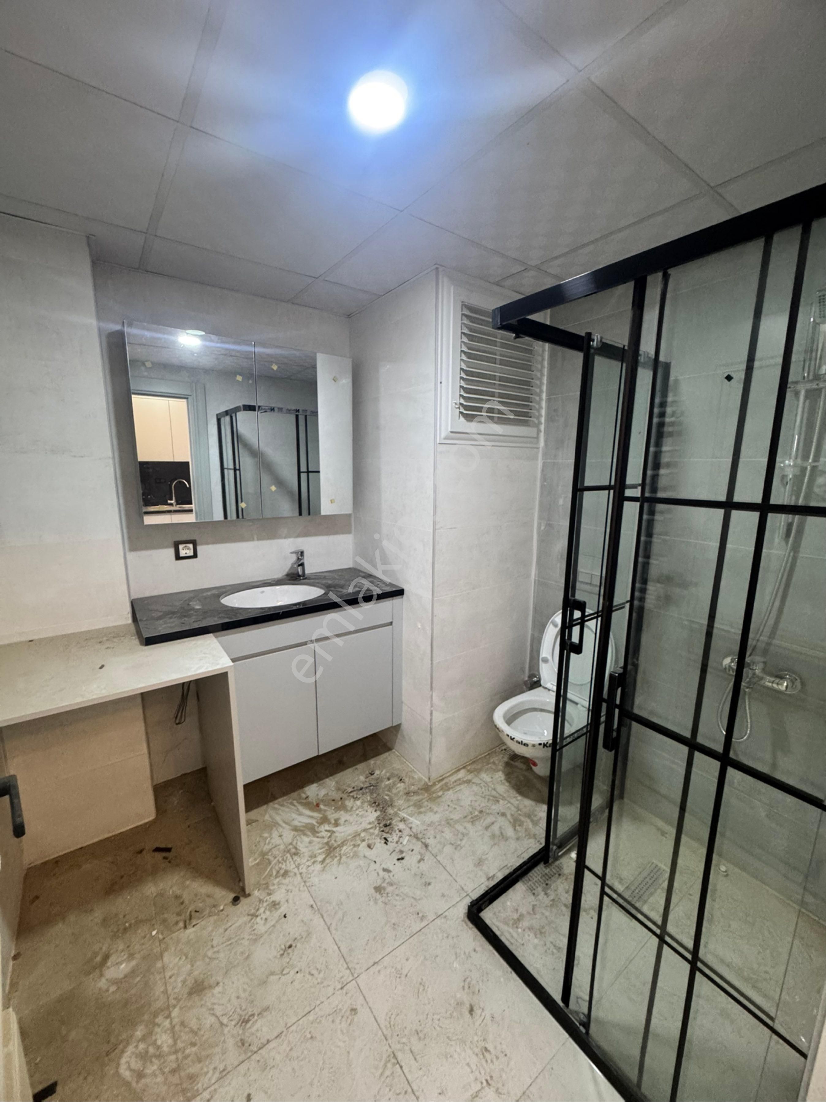 Bornova Kızılay Mahallesinde Site İçi 1+1 Lüks Arakat Asansörlü Otoparklı Satılık - Görsel 8