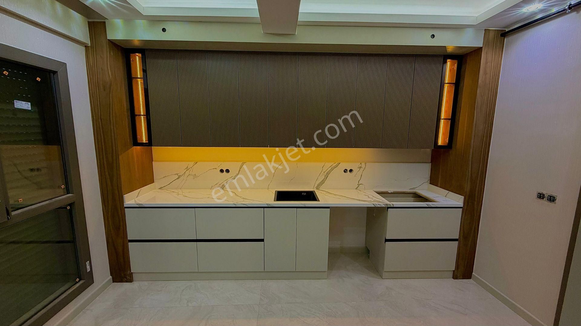 Naz Bayrağın Yanı 3+1 150m2 Acilll Satılık Daire