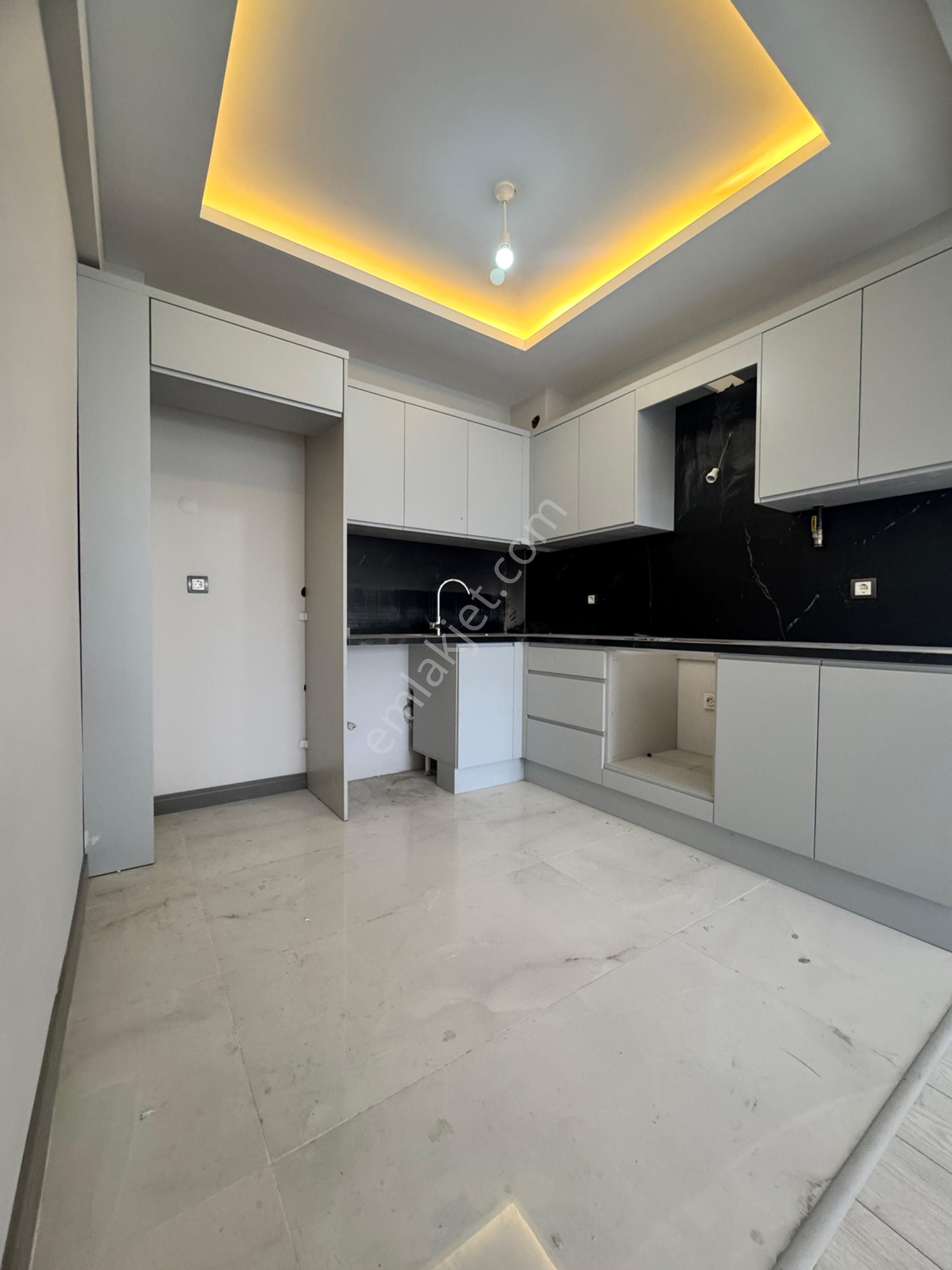 Bornova Kızılay Mahallesinde Site İçi 2+1 Lüks Arakat Asansörlü Otoparklı Satılık - Görsel 7