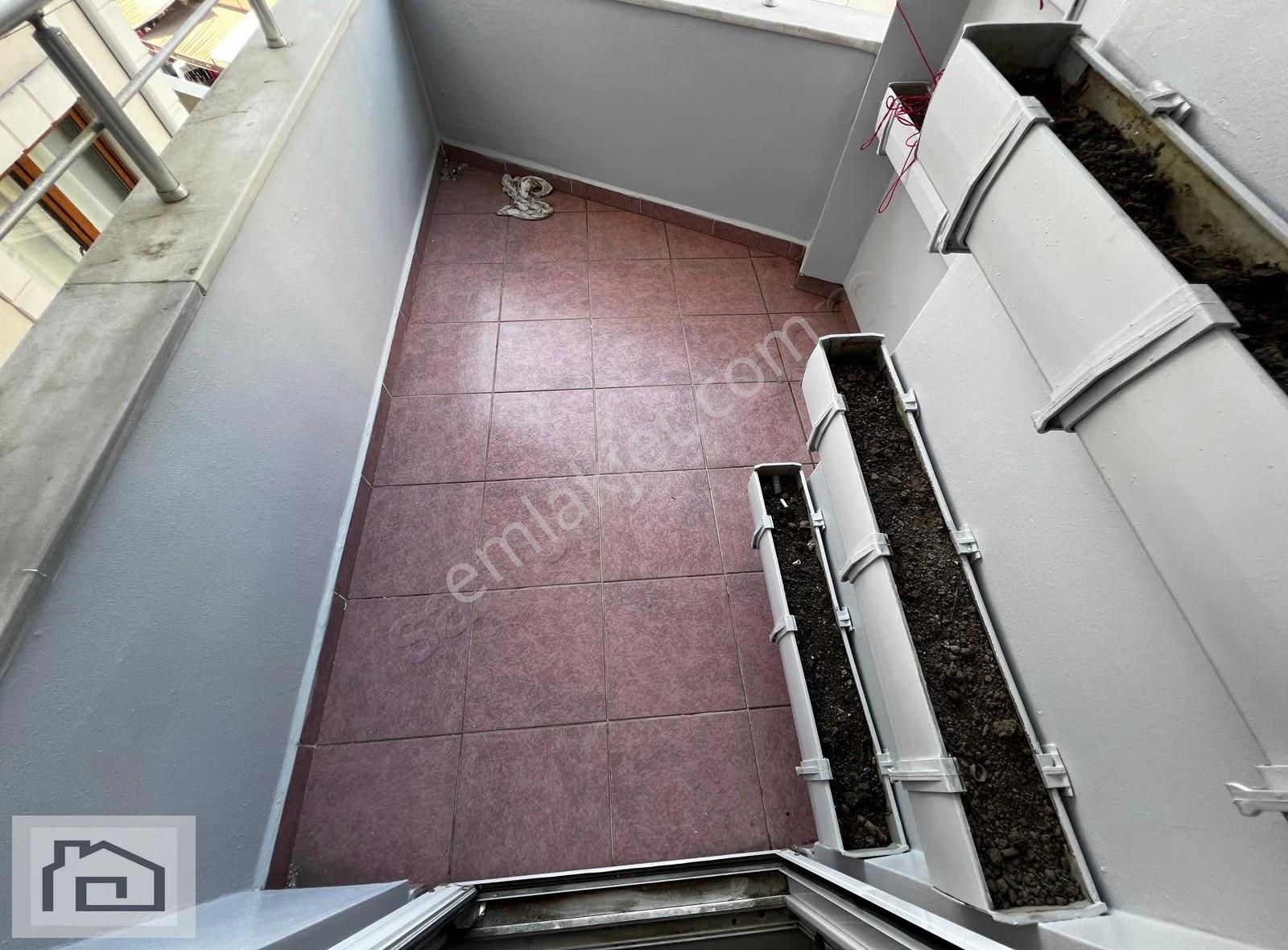 Emin'den Merkez Camii Yanı,krediye Uygun,genç Binada,fırsat 4+2! - Görsel 12