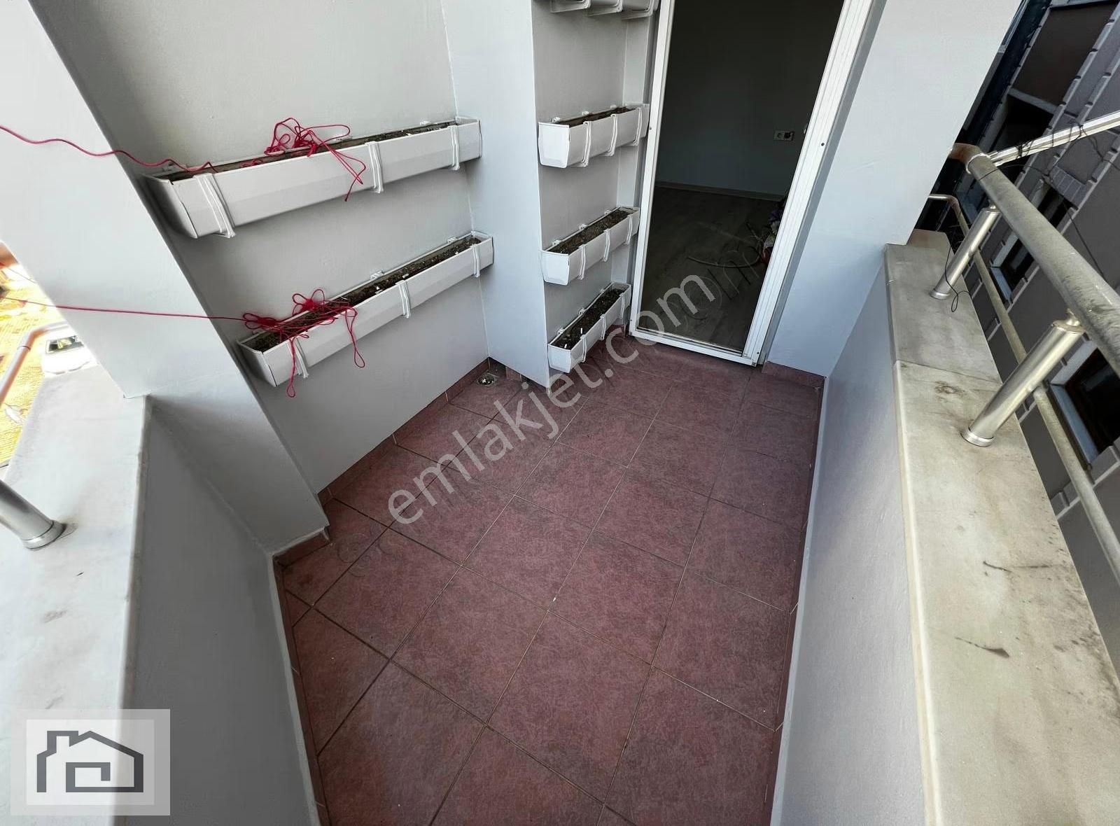 Emin'den Merkez Camii Yanı,krediye Uygun,genç Binada,fırsat 4+2! - Görsel 24