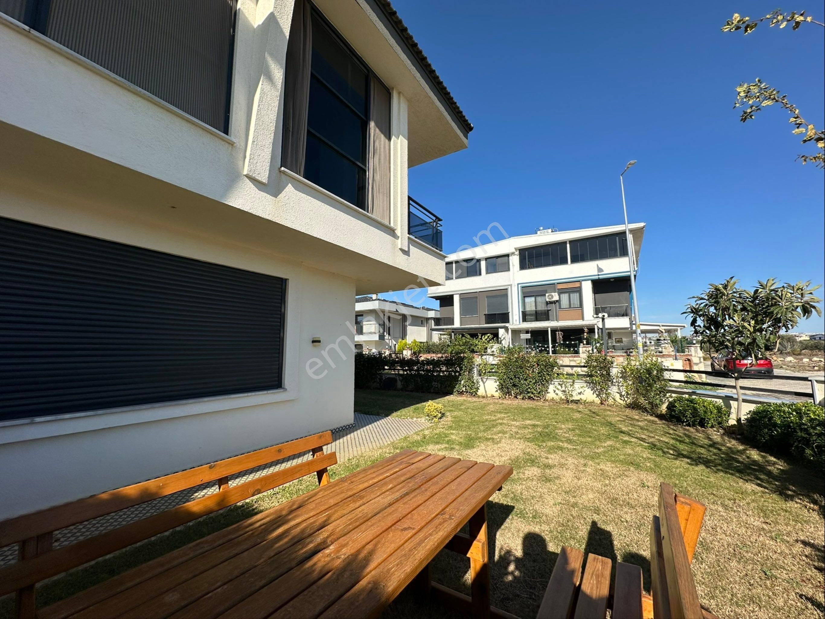 Didimde 3+1 Yerden Isıtmalı Havuzlu Köşe Bahçeli Villa - Görsel 29