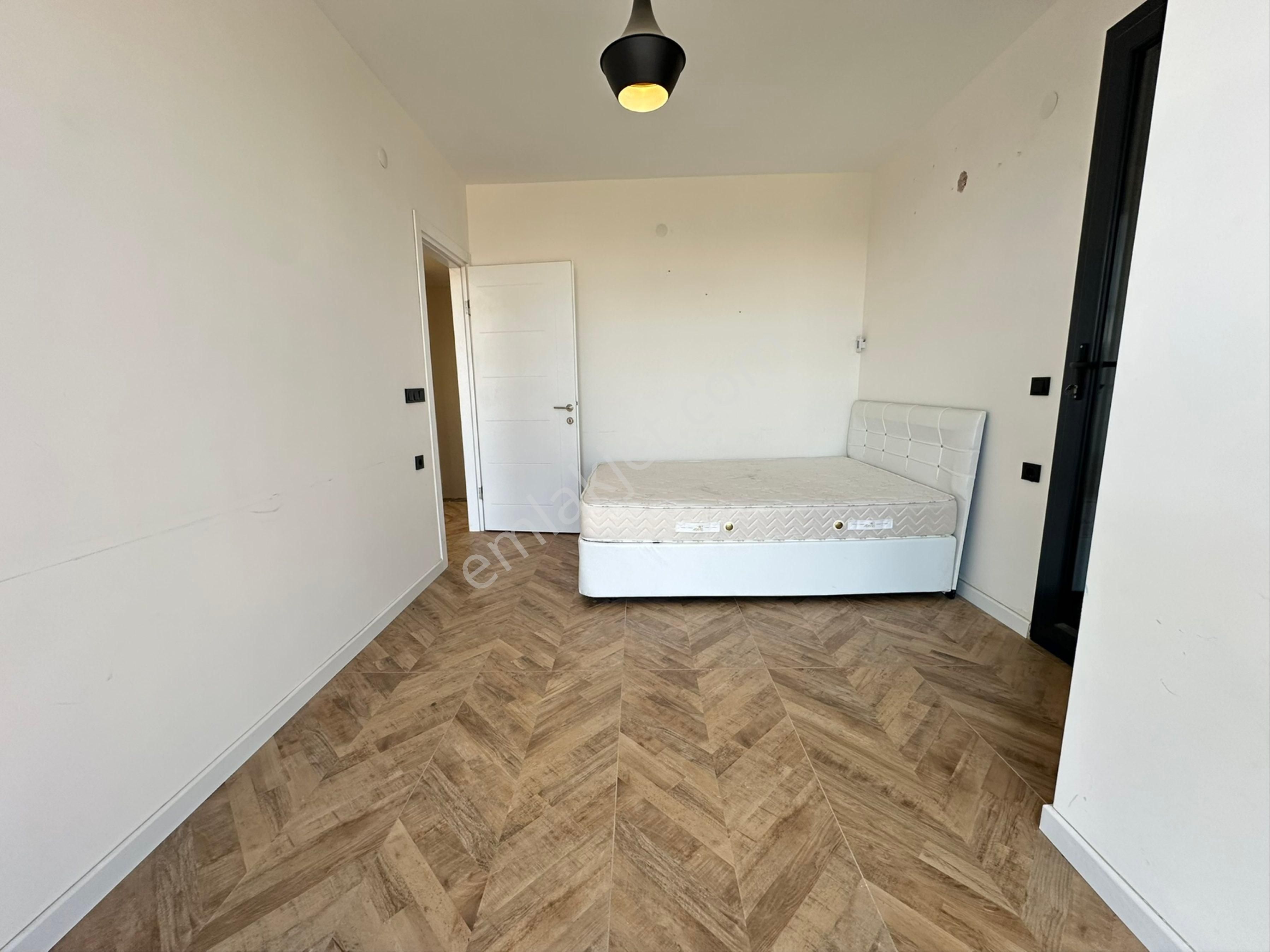 Didimde 3+1 Yerden Isıtmalı Havuzlu Köşe Bahçeli Villa - Görsel 5