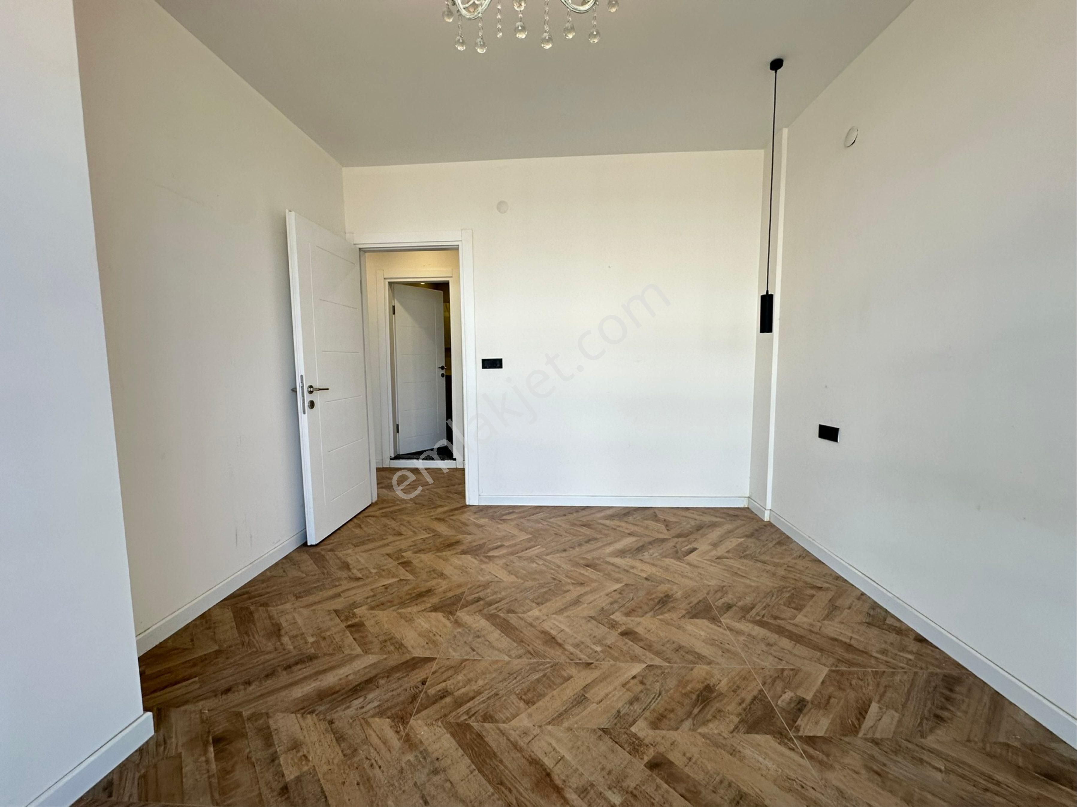 Didimde 3+1 Yerden Isıtmalı Havuzlu Köşe Bahçeli Villa - Görsel 3