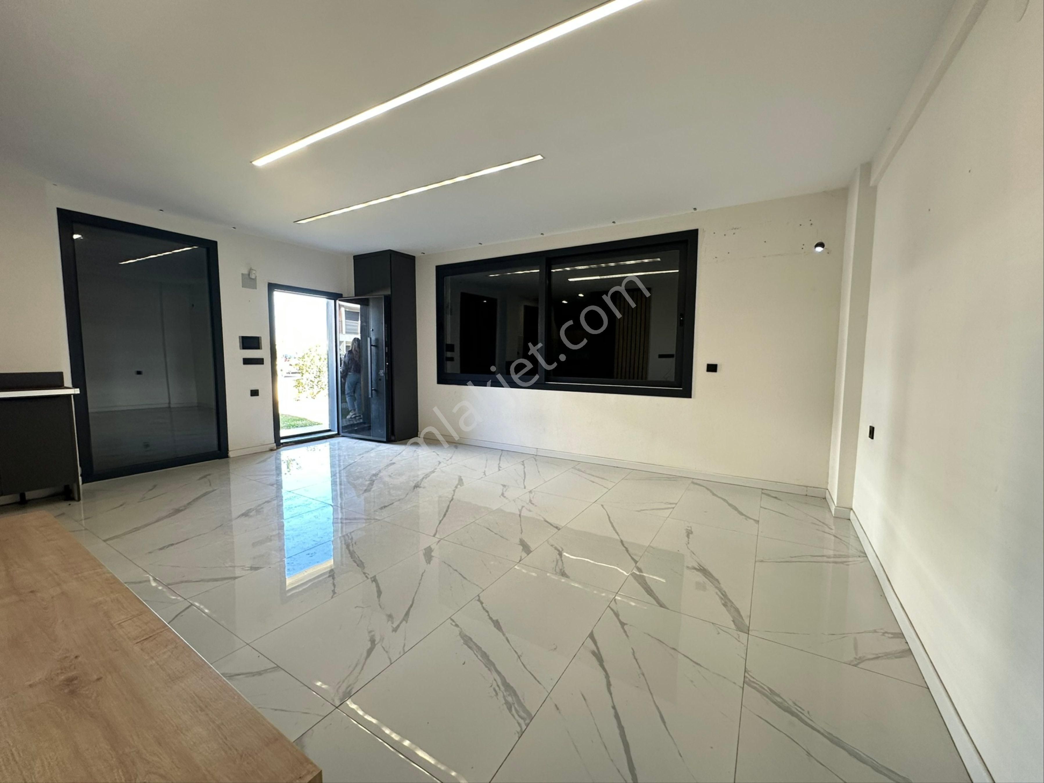 Didimde 3+1 Yerden Isıtmalı Havuzlu Köşe Bahçeli Villa - Görsel 15