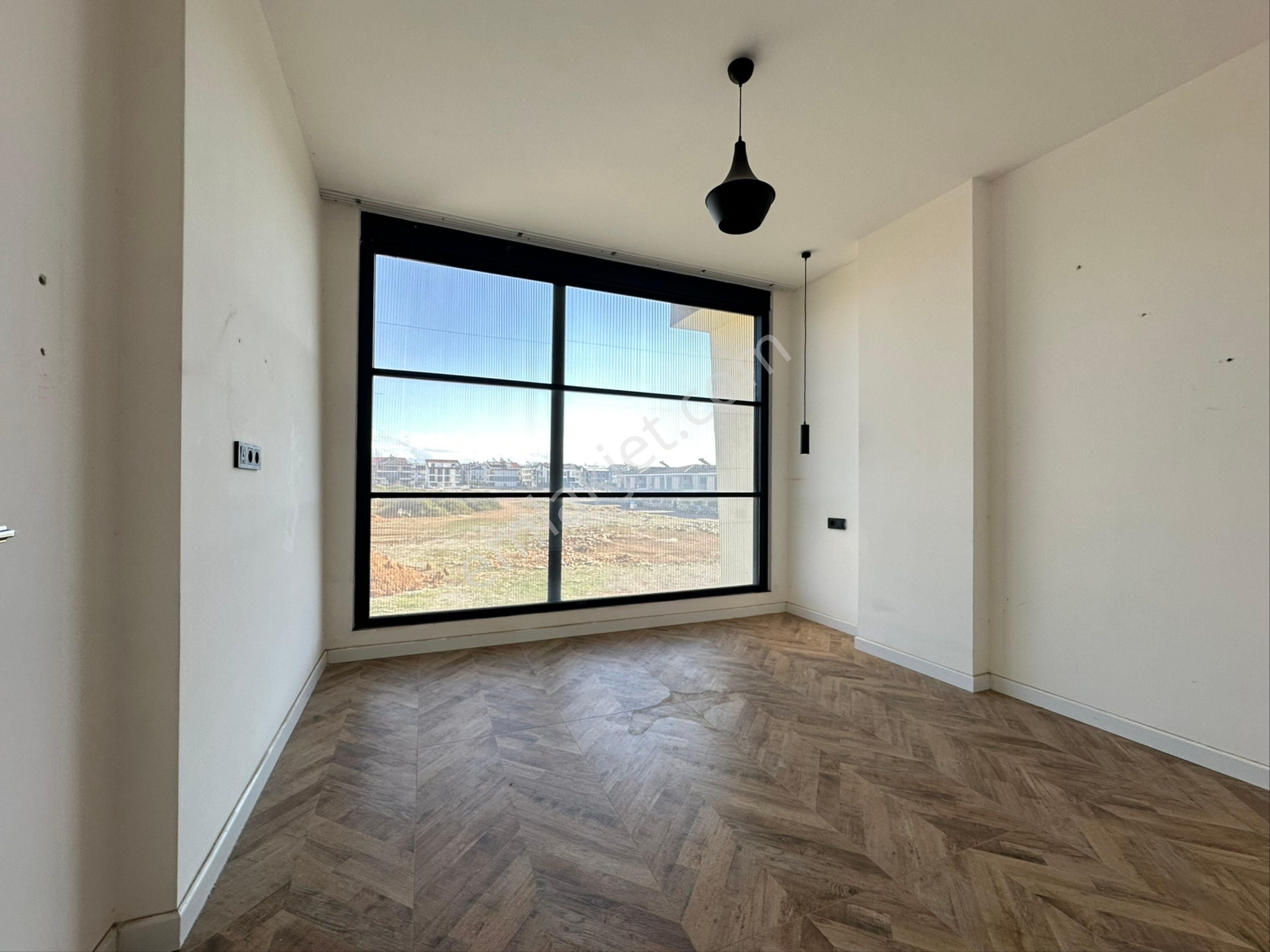 Didimde 3+1 Yerden Isıtmalı Havuzlu Köşe Bahçeli Villa - Görsel 7