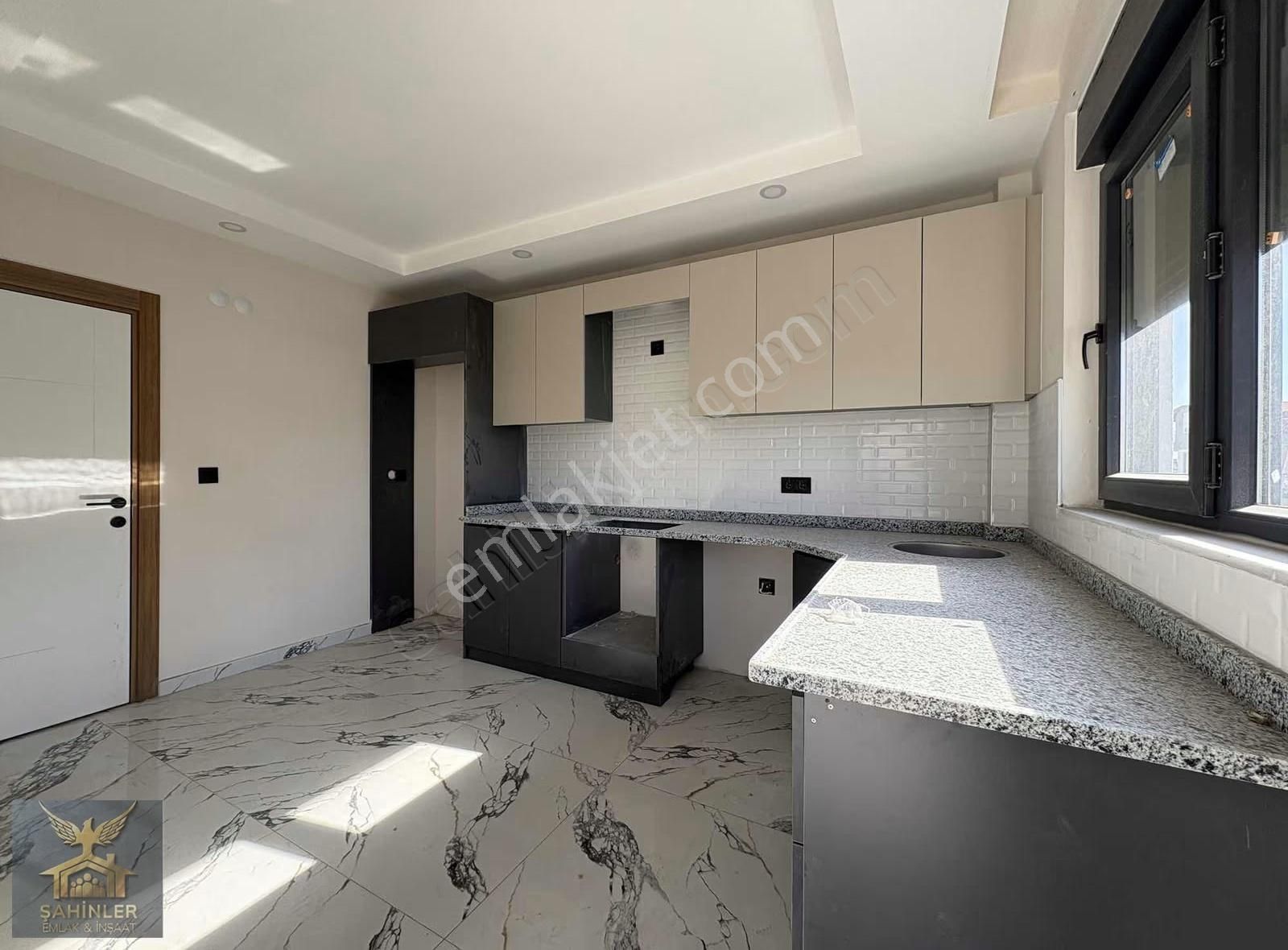 Aydoğmuş'da Havuzlu Site İçerisinde Katta Sıfır 2+1 100m2 Daire - Görsel 10