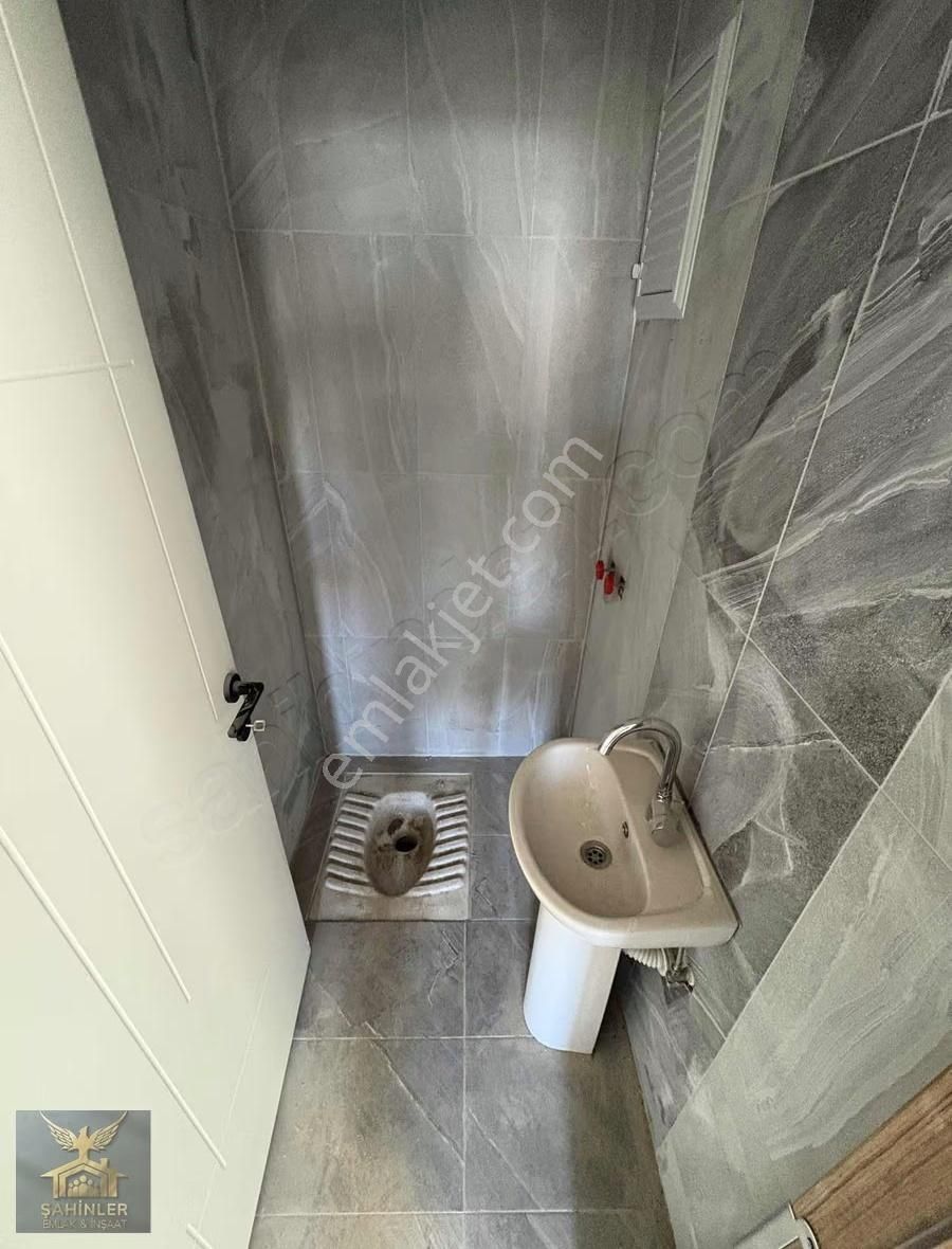 Aydoğmuş'da Havuzlu Site İçerisinde Katta Sıfır 2+1 100m2 Daire - Görsel 2