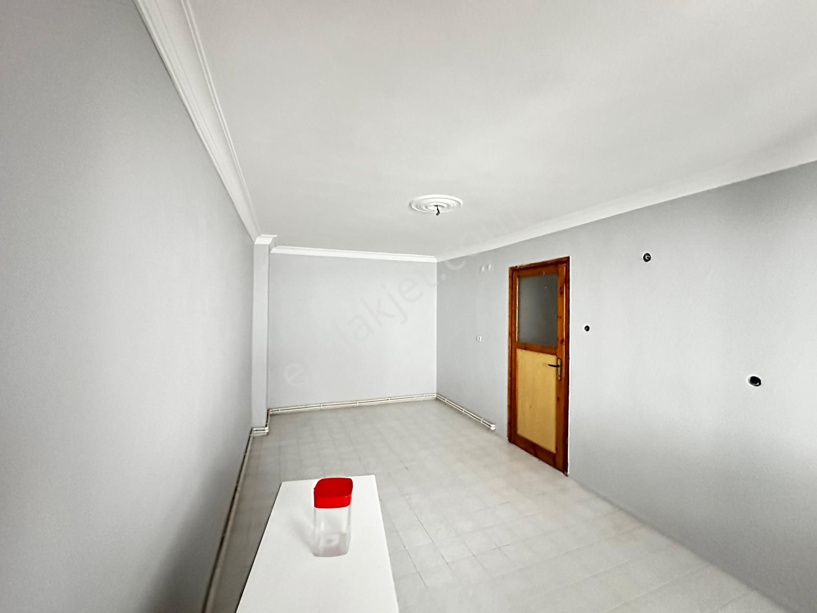 Buca Barış Mahallesinde//vergidairesi Yakını//4katlı Bina2.katı//130m2//3+1/geniş Balkonlu/ferah Da - Görsel 9