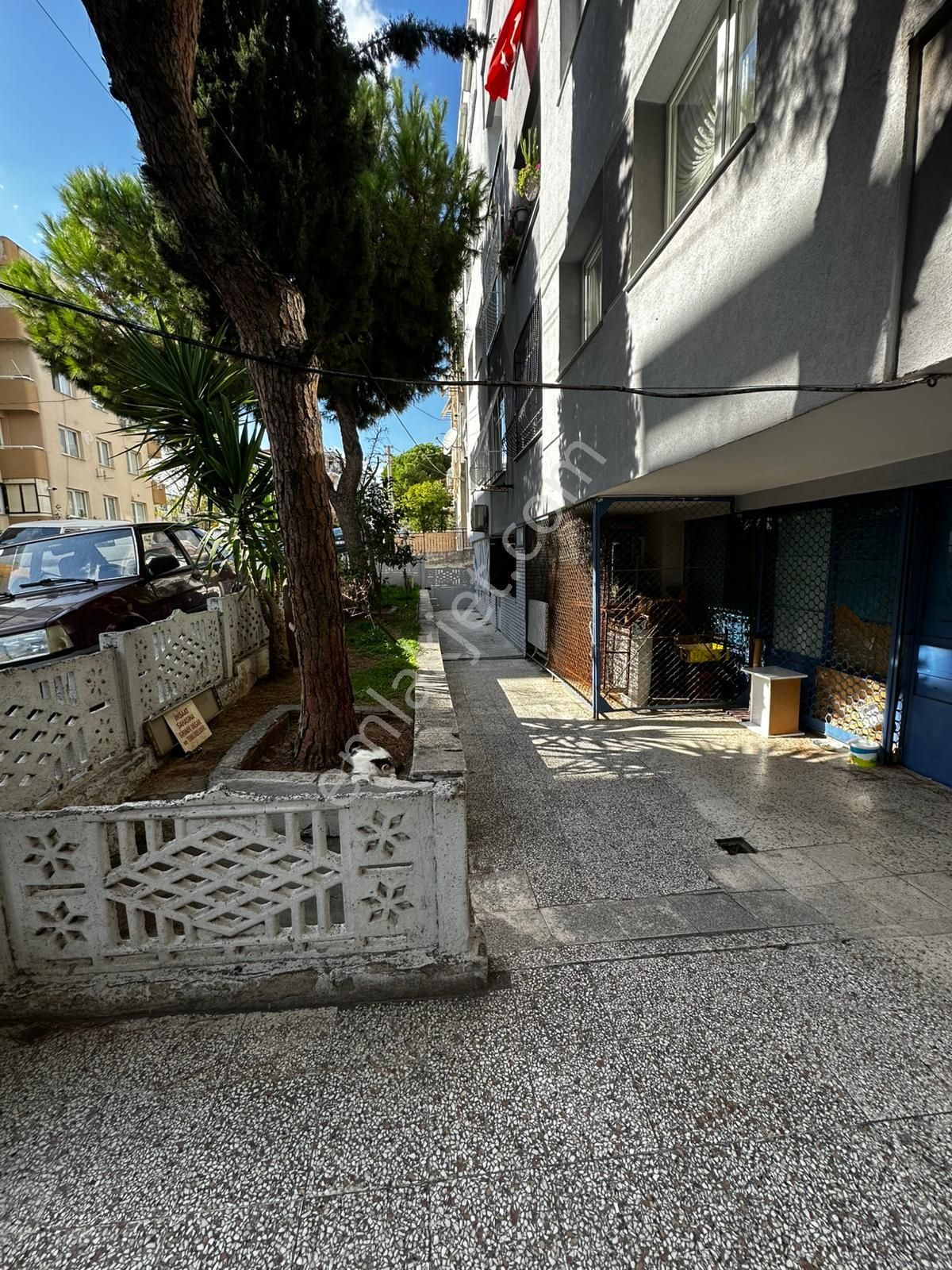 Buca Barış Mahallesinde//vergidairesi Yakını//4katlı Bina2.katı//130m2//3+1/geniş Balkonlu/ferah Da - Görsel 18