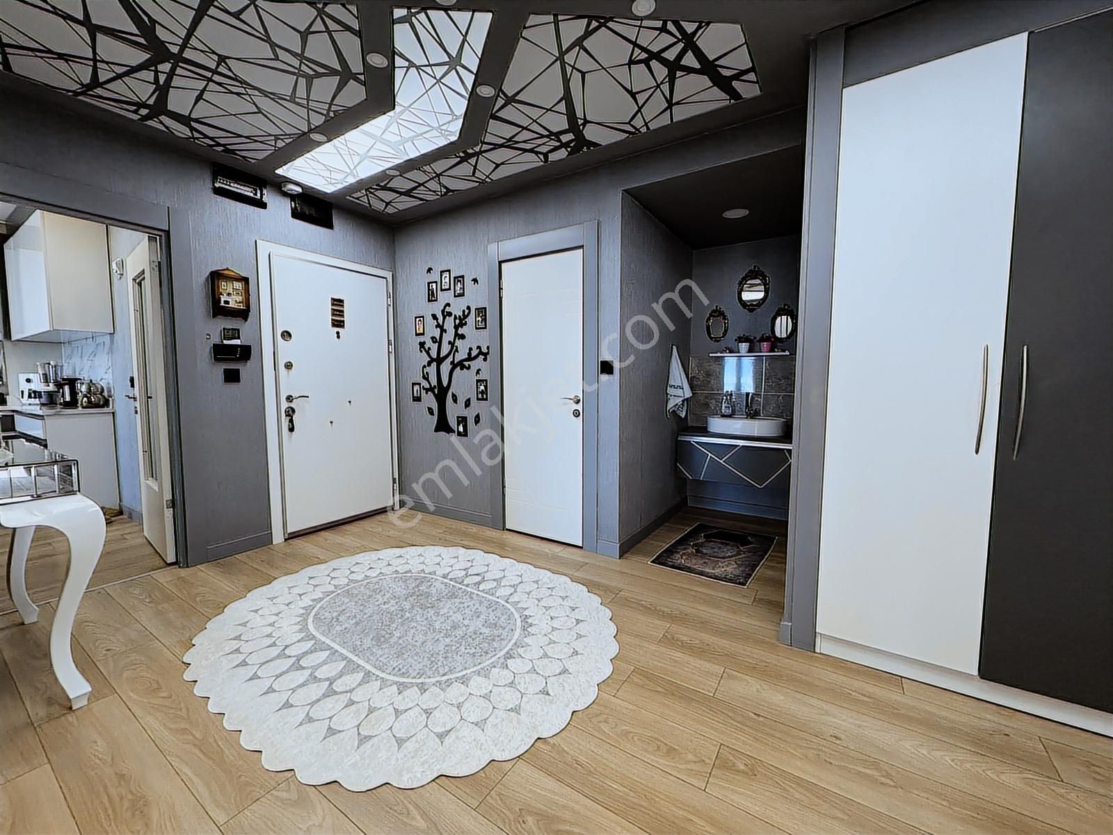 İmir Emlak'tan Ultralüx Sitede G.odalı 13.kat Manzaralı 4+1daire - Görsel 5