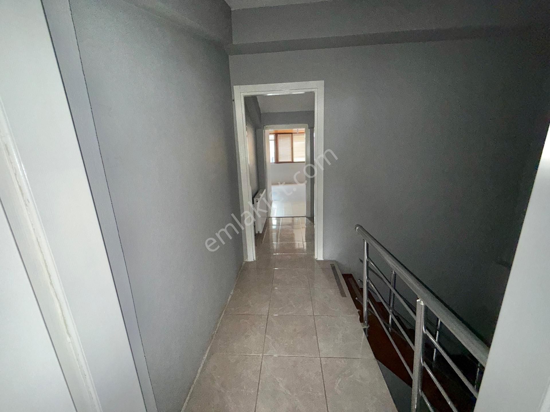 Yalova'nın Merkezinde Kiralık Çatı Katı Dubleks Daire - Görsel 3