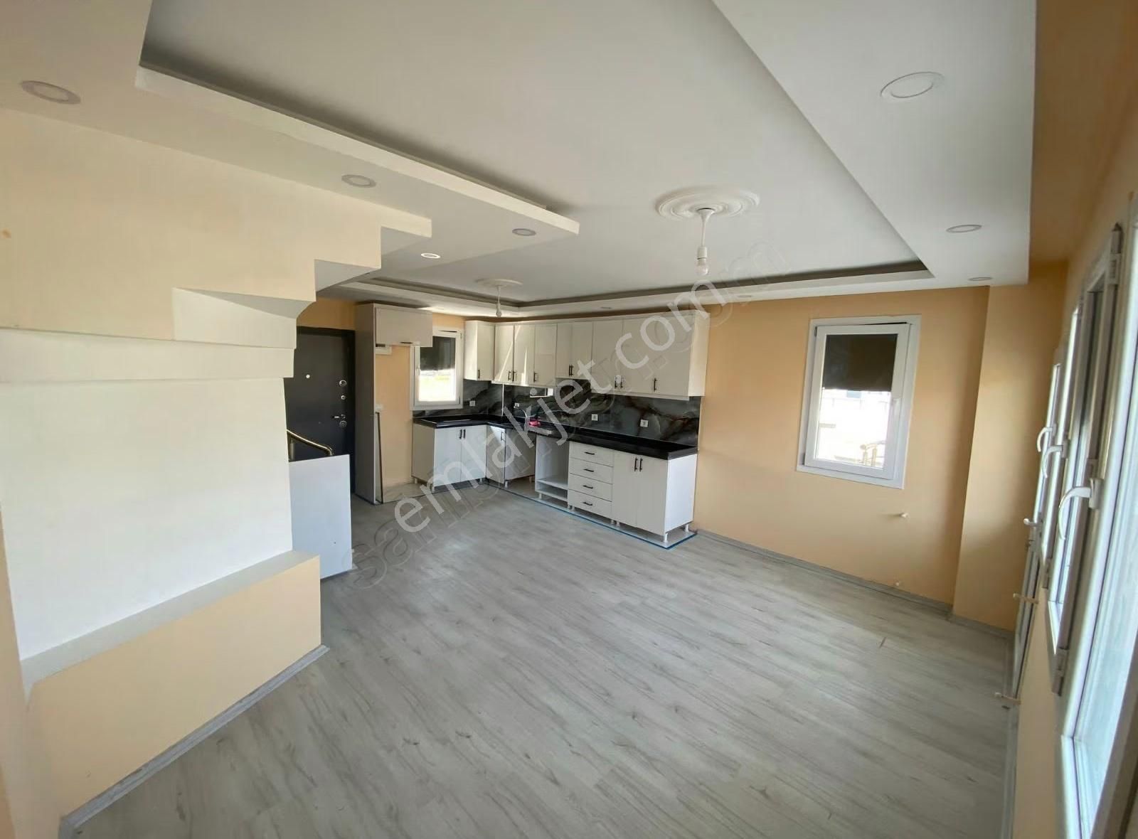 Sıfır İskanlı 3+1 Villa Yapılaşma İçerisinde Denize 500 Metre. - Görsel 14