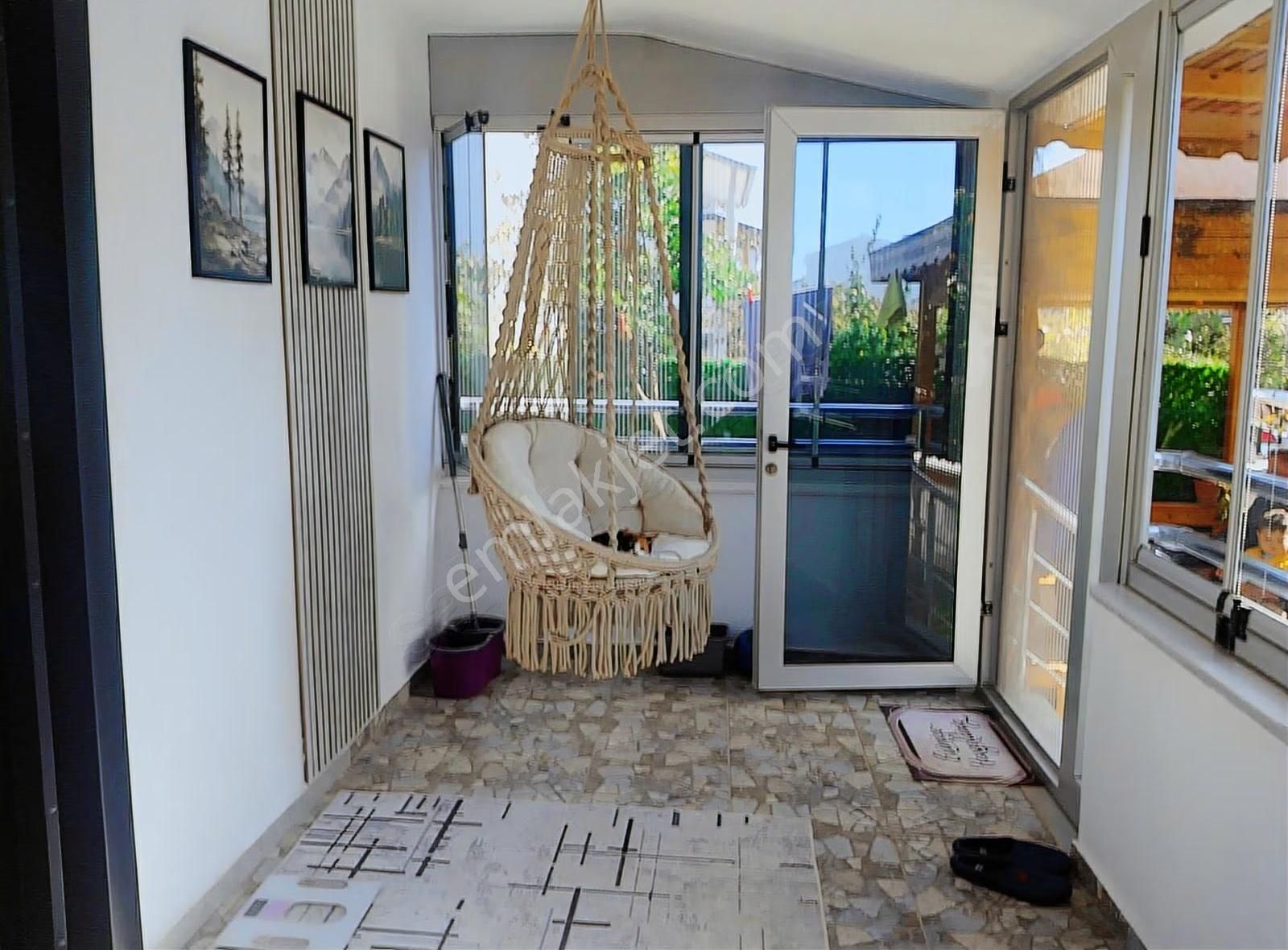 Müstakil Masrafsız Krediye Uygun İskanlı 3 Katlı 4+1 Villa - Görsel 2