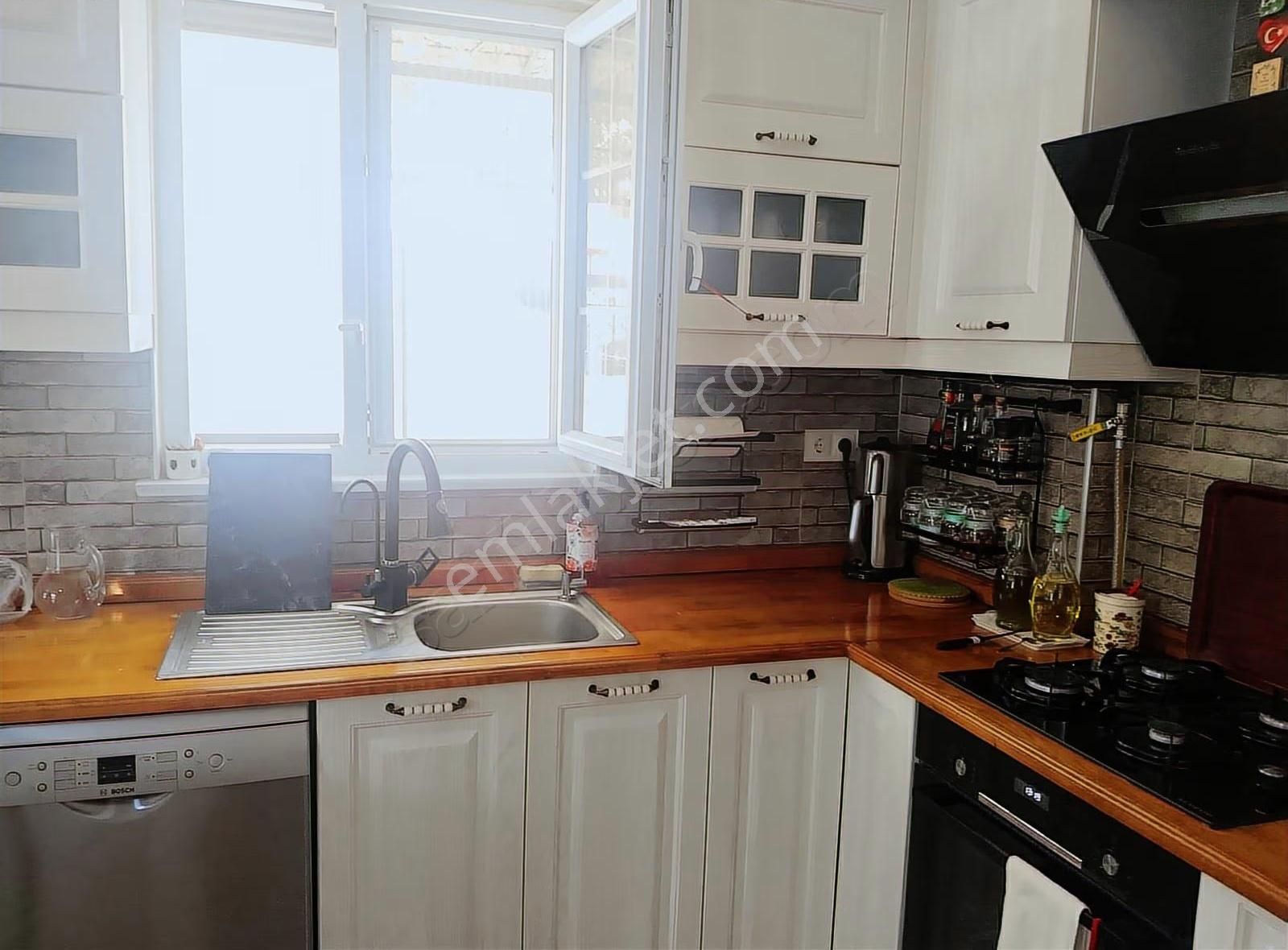 Müstakil Masrafsız Krediye Uygun İskanlı 3 Katlı 4+1 Villa - Görsel 9