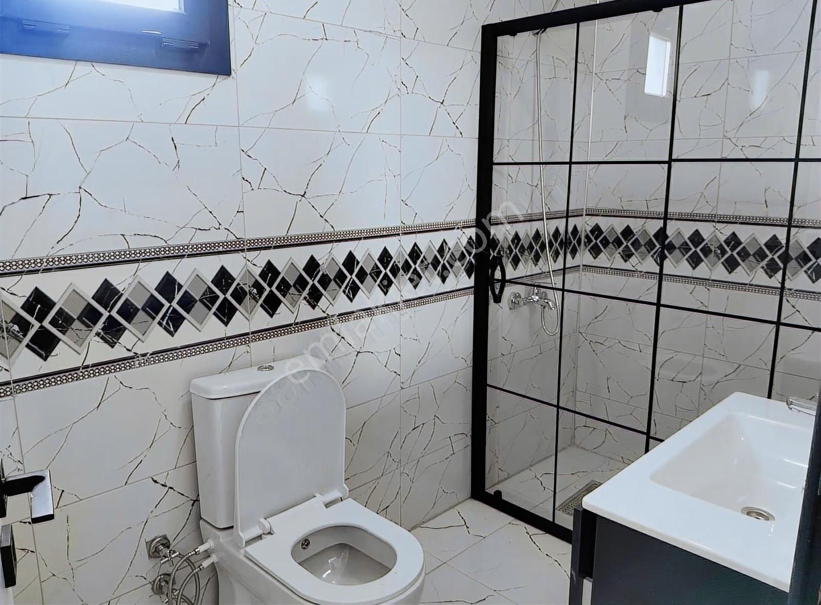 Sıfır 170 M Arsa İçinde Krediye Uygun İskanlı 3 Katlı 4+1 Villa - Görsel 3