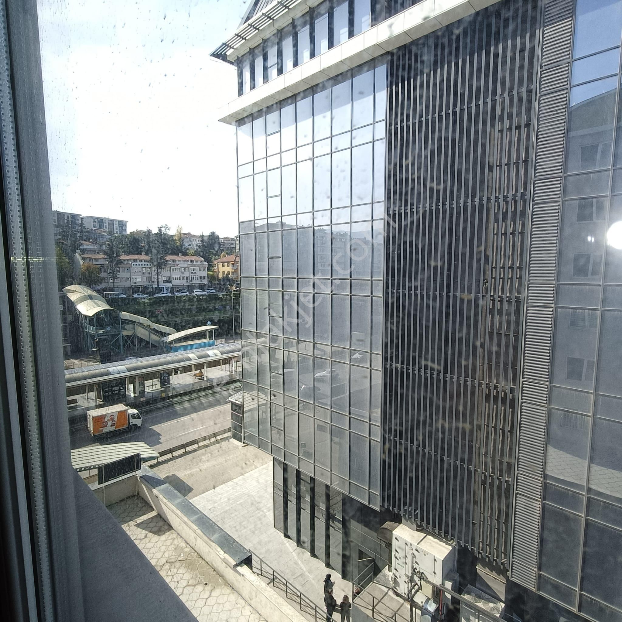 Remax Advantage'den Beşevler Merkezde Kıralık Ofıs - Görsel 4