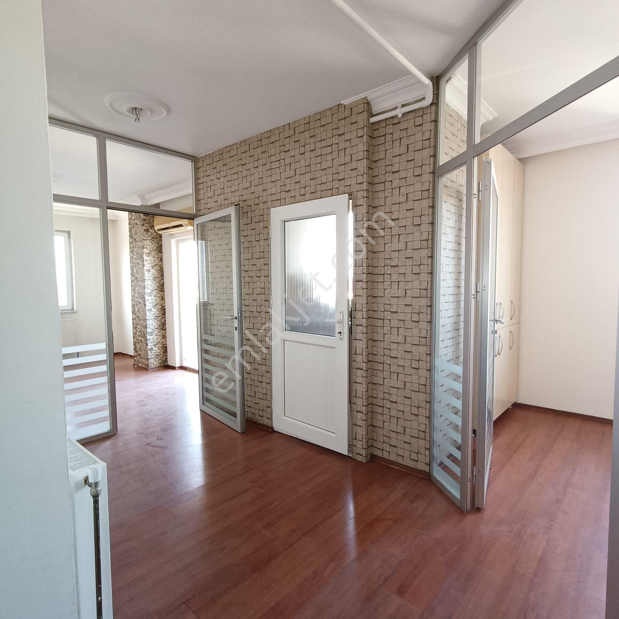 Remax Advantage'den Beşevler Merkezde Kıralık Ofıs - Görsel 6