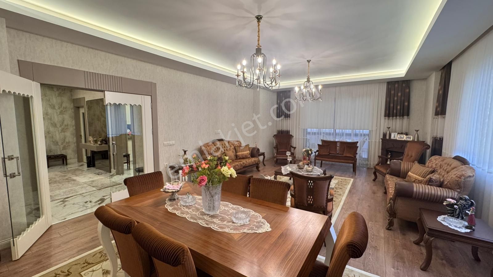 Şehirgösterende Geniş Metrajlı Satılık 5+1 Prestijli Yaşam - Görsel 3