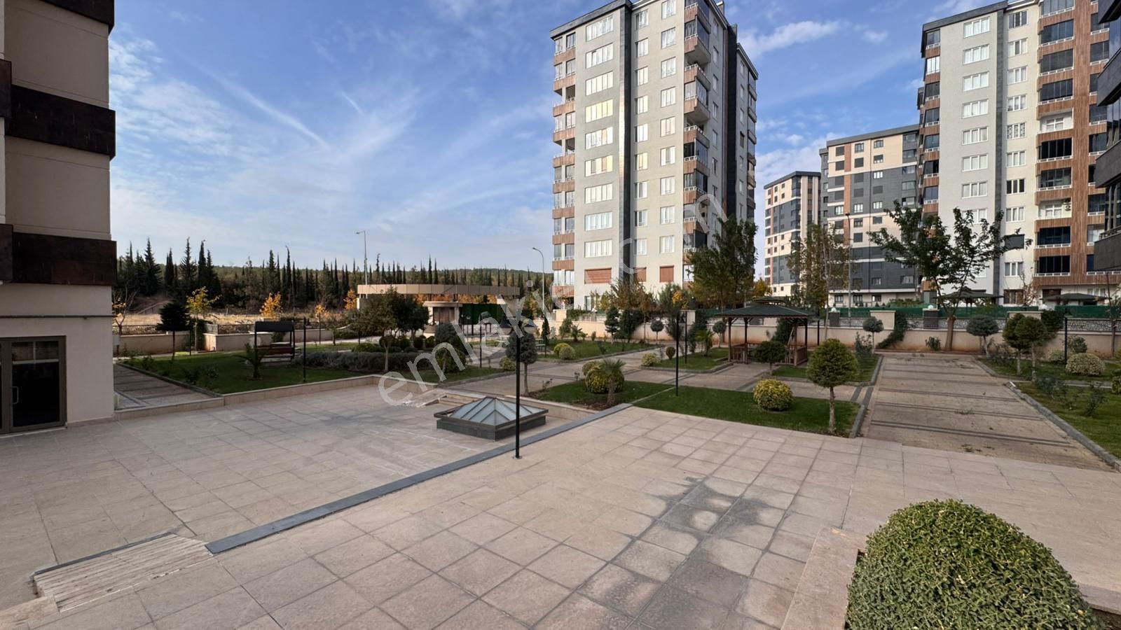 Şehirgösterende Geniş Metrajlı Satılık 5+1 Prestijli Yaşam