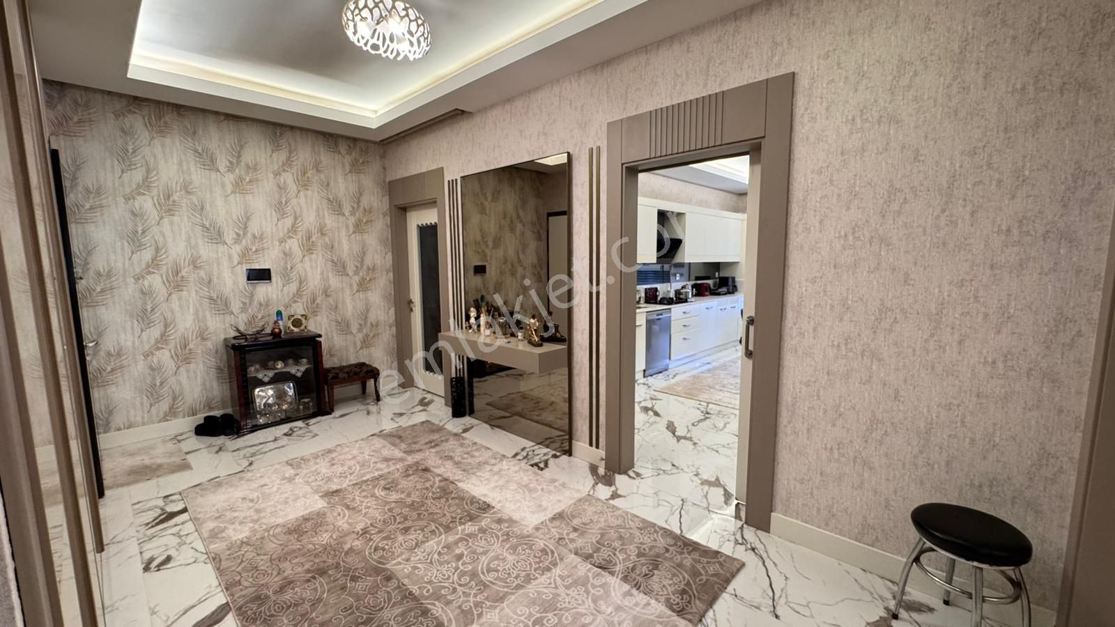 Şehirgösterende Geniş Metrajlı Satılık 5+1 Prestijli Yaşam - Görsel 5