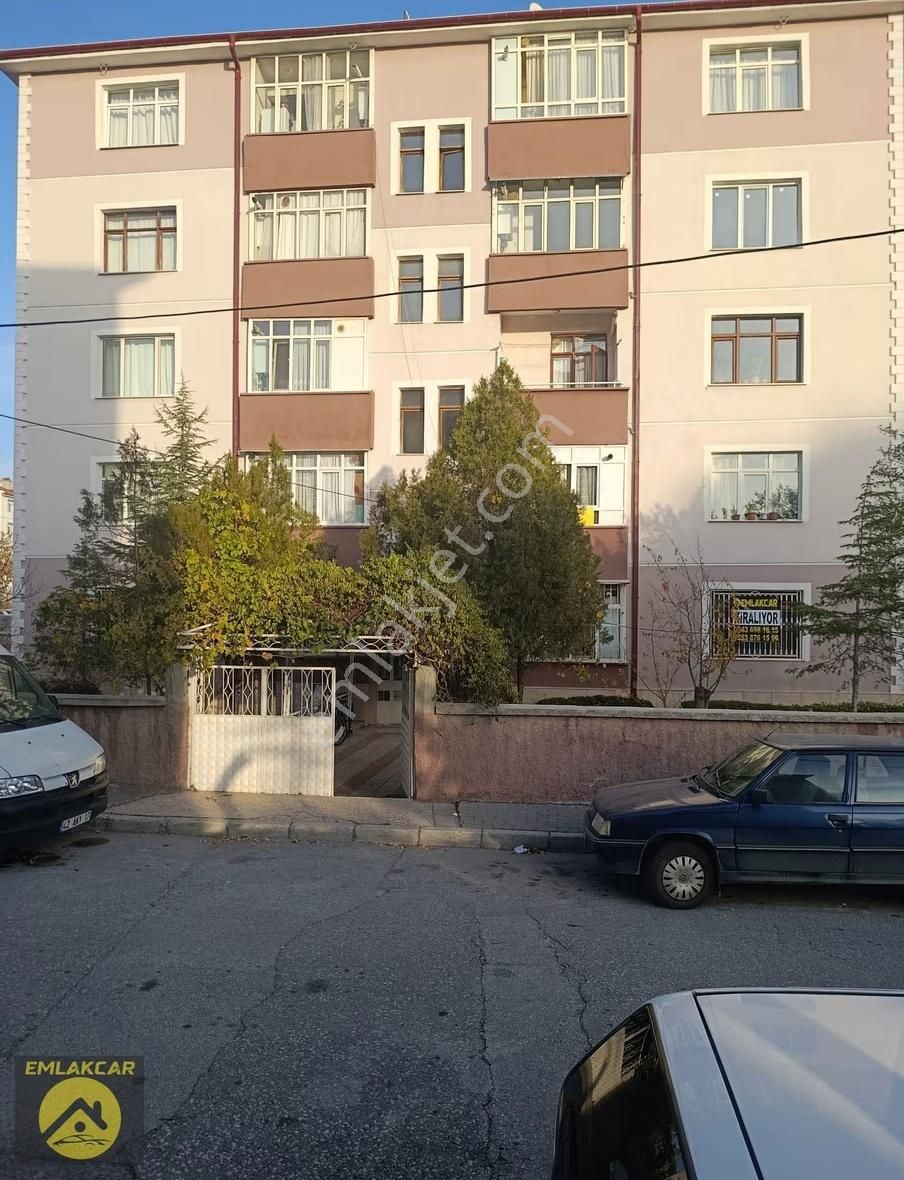 Emlakcar Dan Malazgirt Te Bakımlı Kiralık 3+1 Daire