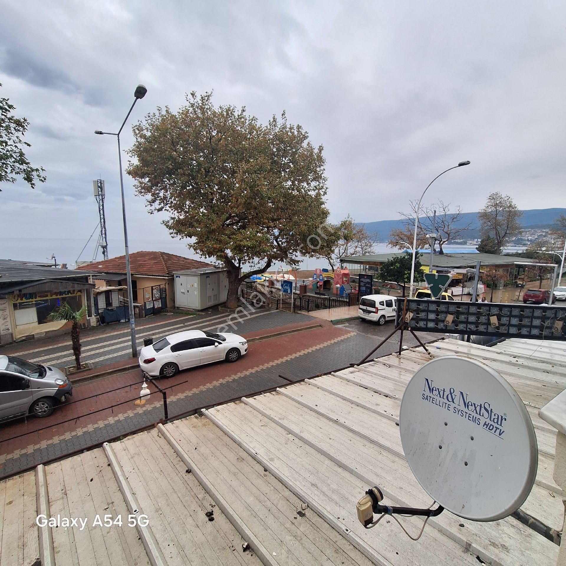 Gemlik K.kumla Feyza Emlaktan Satılık Denize Sıfır Daire - Görsel 3