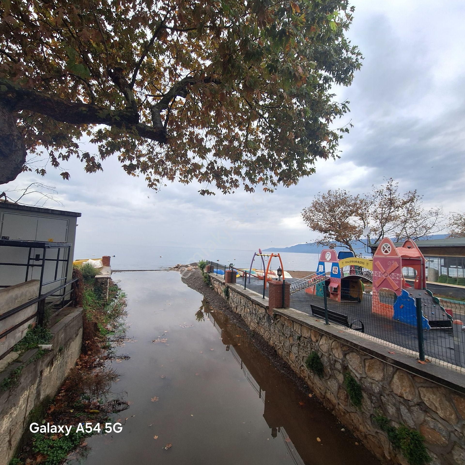 Gemlik K.kumla Feyza Emlaktan Satılık Denize Sıfır Daire - Görsel 2
