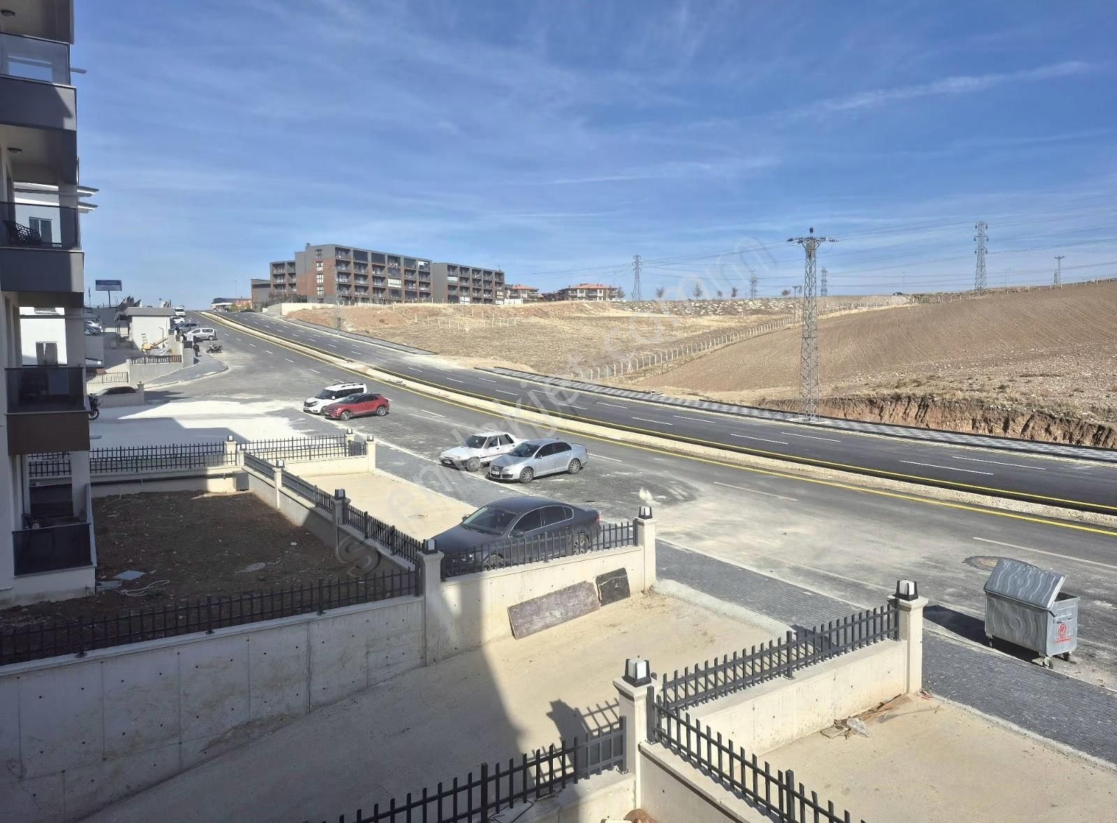 Gölbaşının Seçkin Projesinde Ara Kat 1+1 Kiralık Daire - Görsel 2